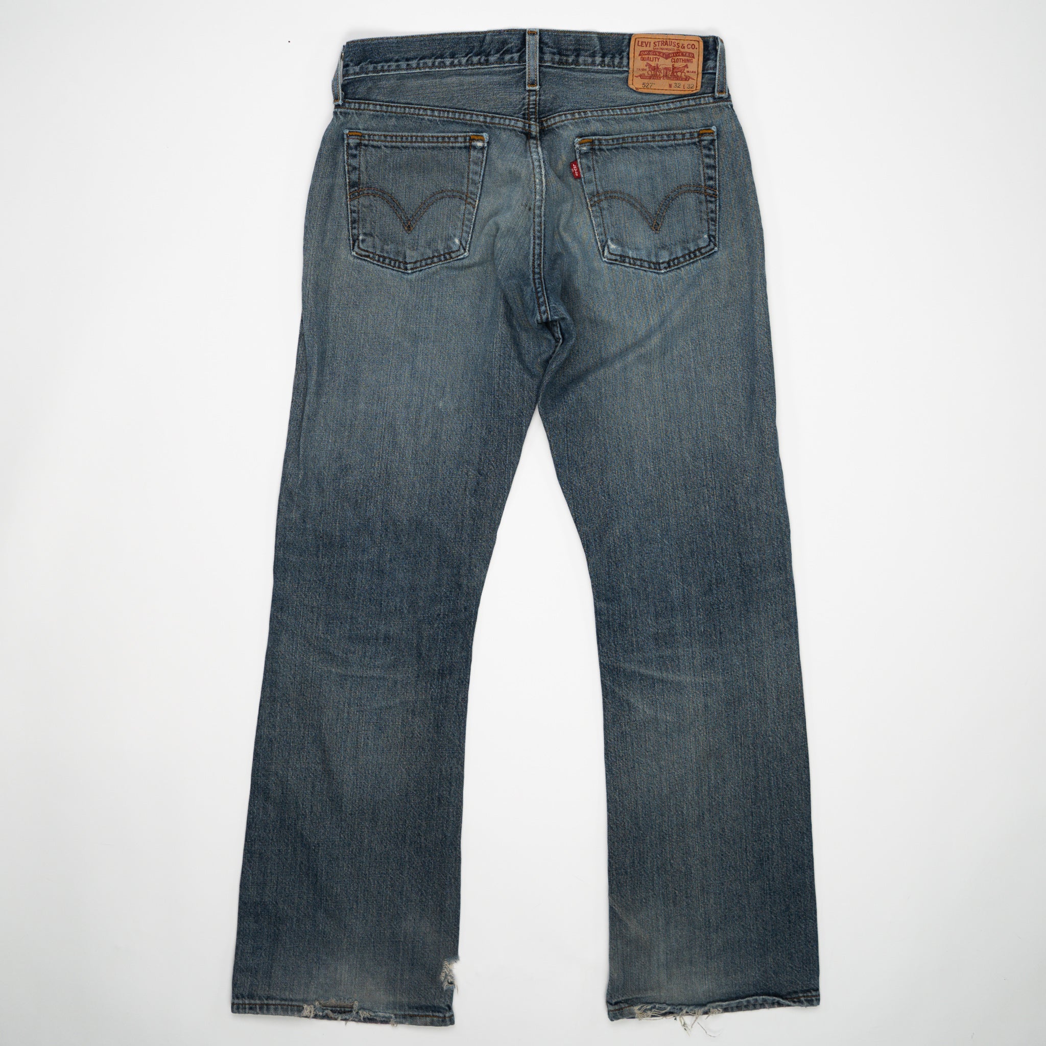 Vintage Blue Low Boot Cut Levi's (32 x 32) | Rebalance Vintage.