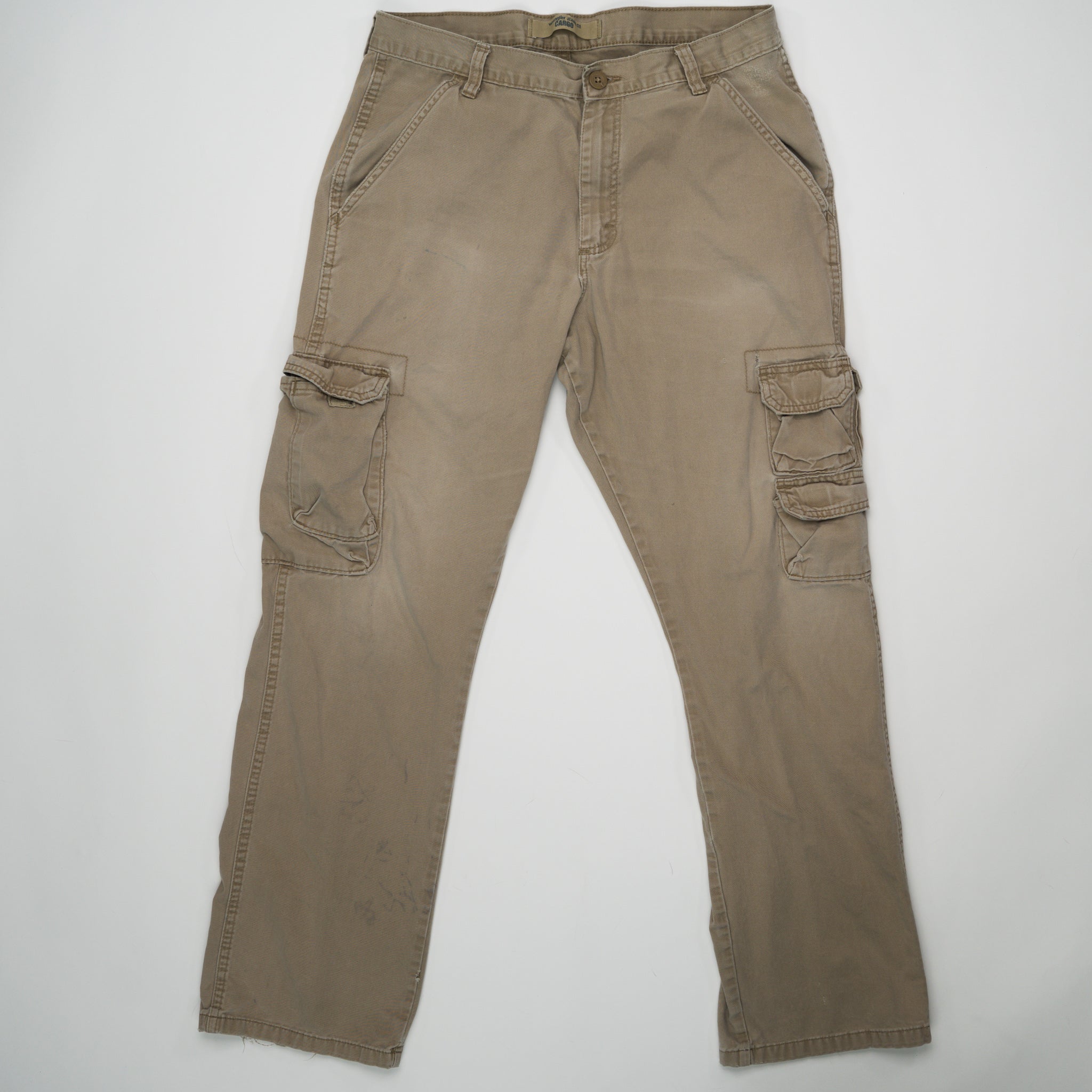 Vintage Wrangler Beige Cargo Pants (32) | Rebalance Vintage.