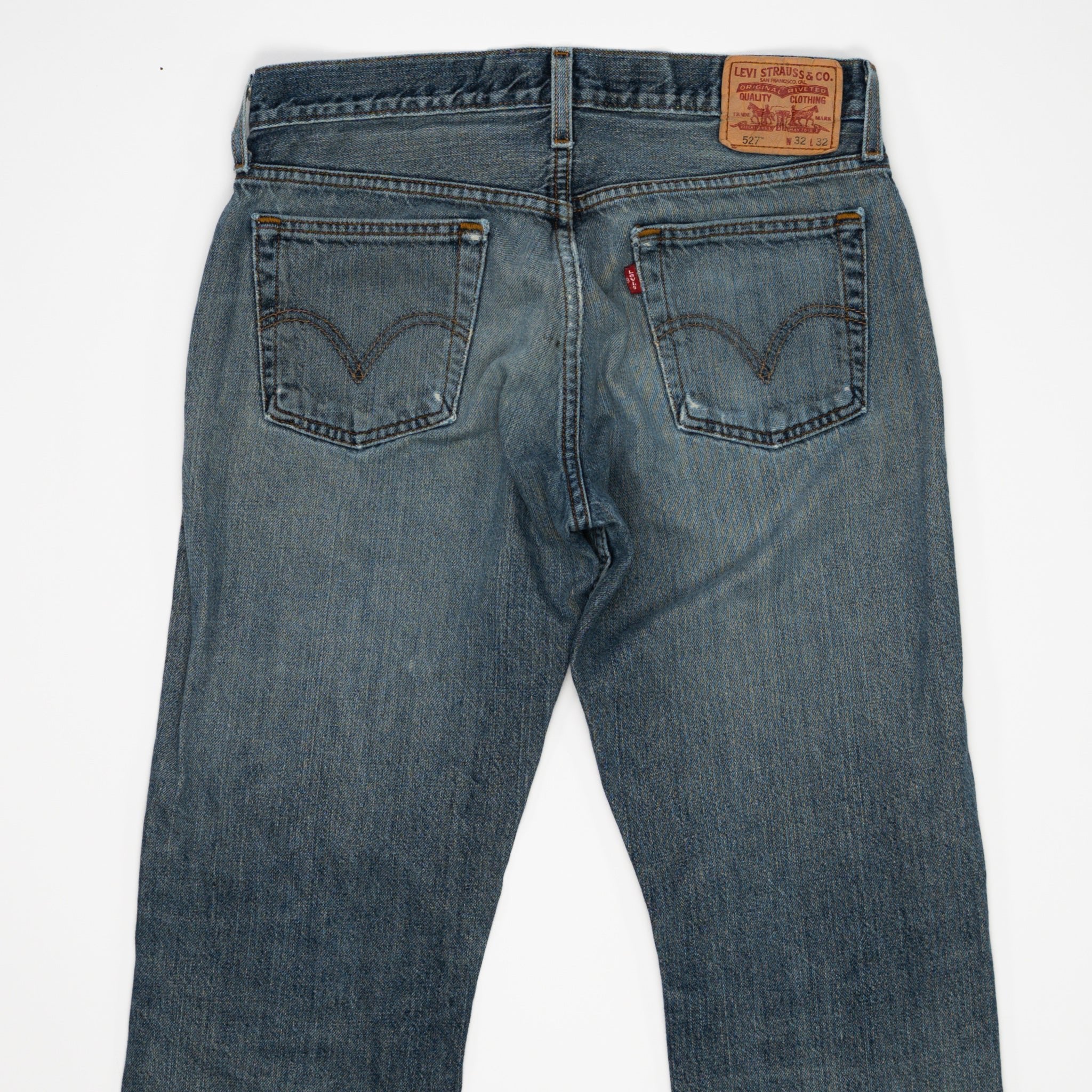 Vintage Blue Low Boot Cut Levi's (32 x 32) | Rebalance Vintage.
