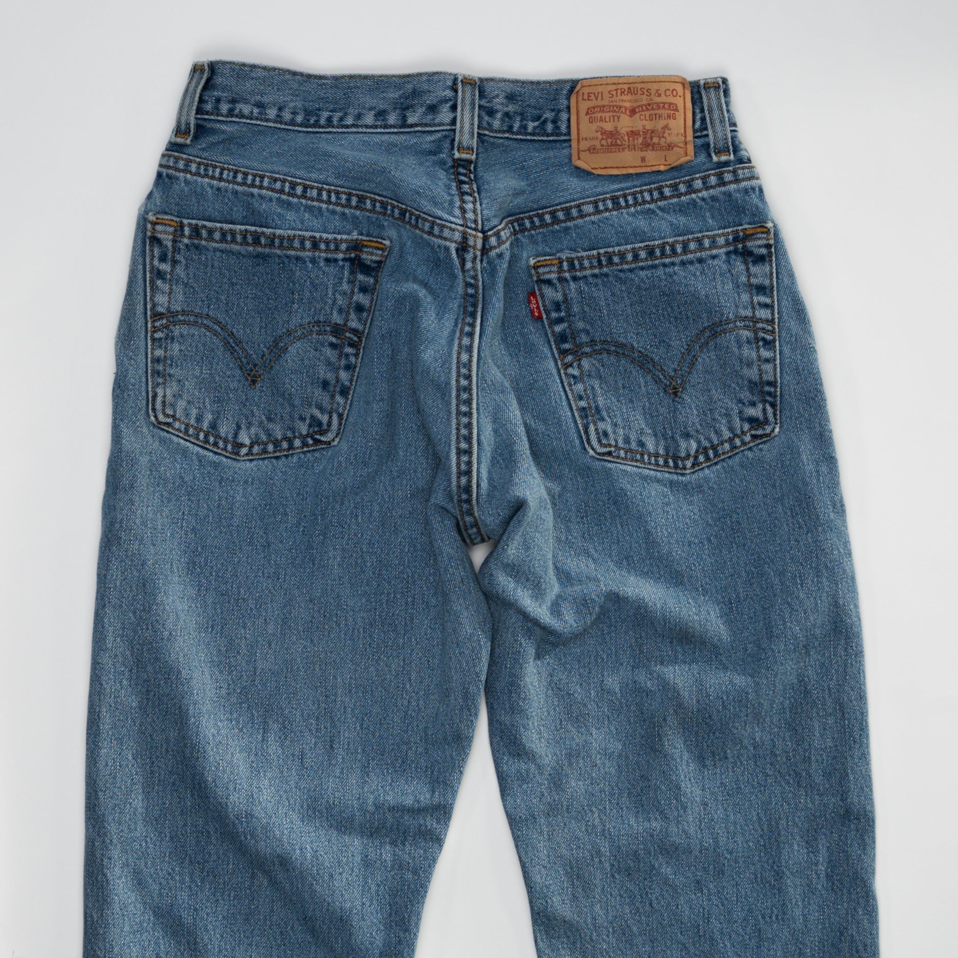 Vintage Light Blue 505 Levi Jeans (31 x 30) | Rebalance Vintage.