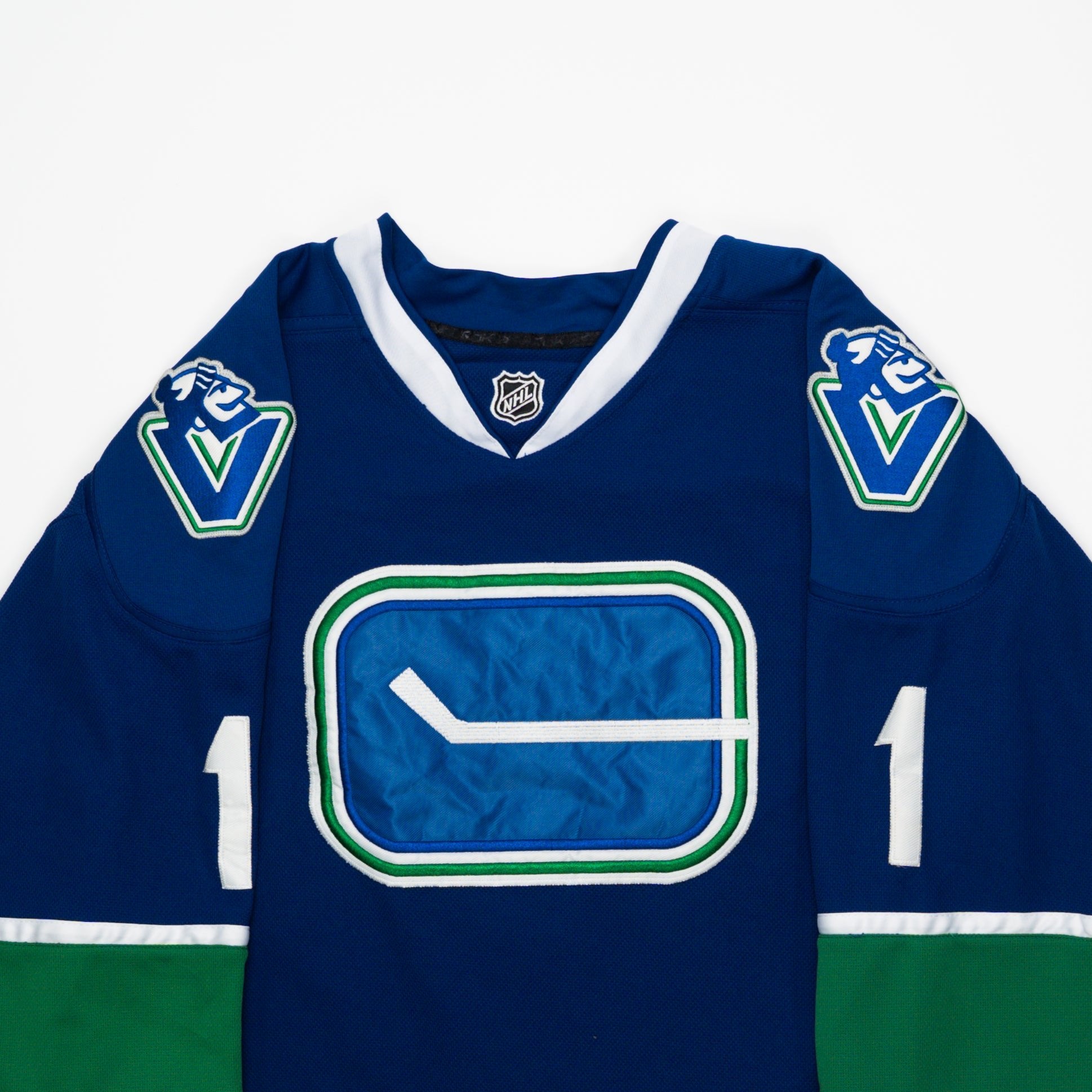 Vintage Vancouver Canuks #1 Luongo Reebok Jersey (XL) | Rebalance Vintage.