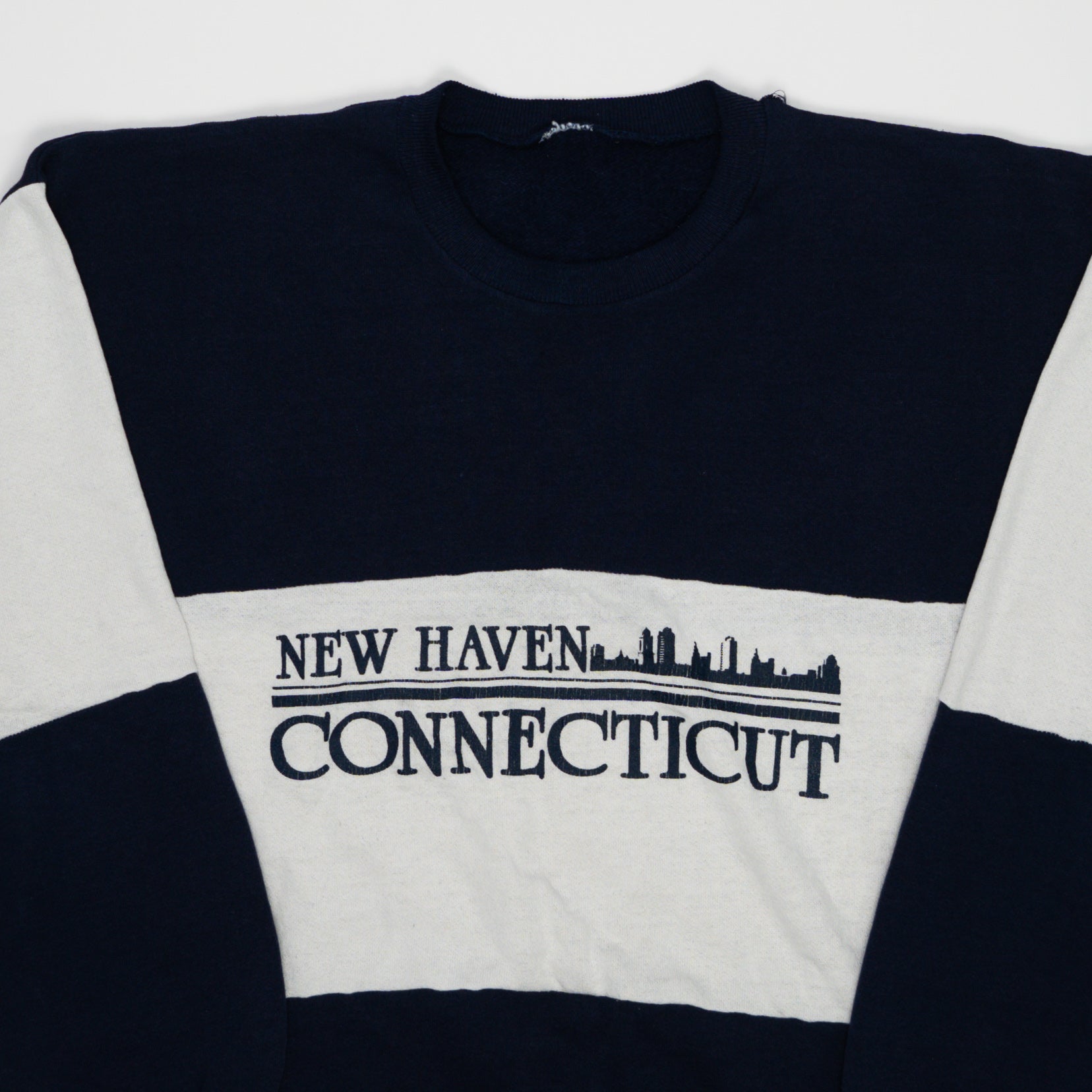 Vintage 80s New Haven Connecticut Crewneck (M) | Rebalance Vintage.