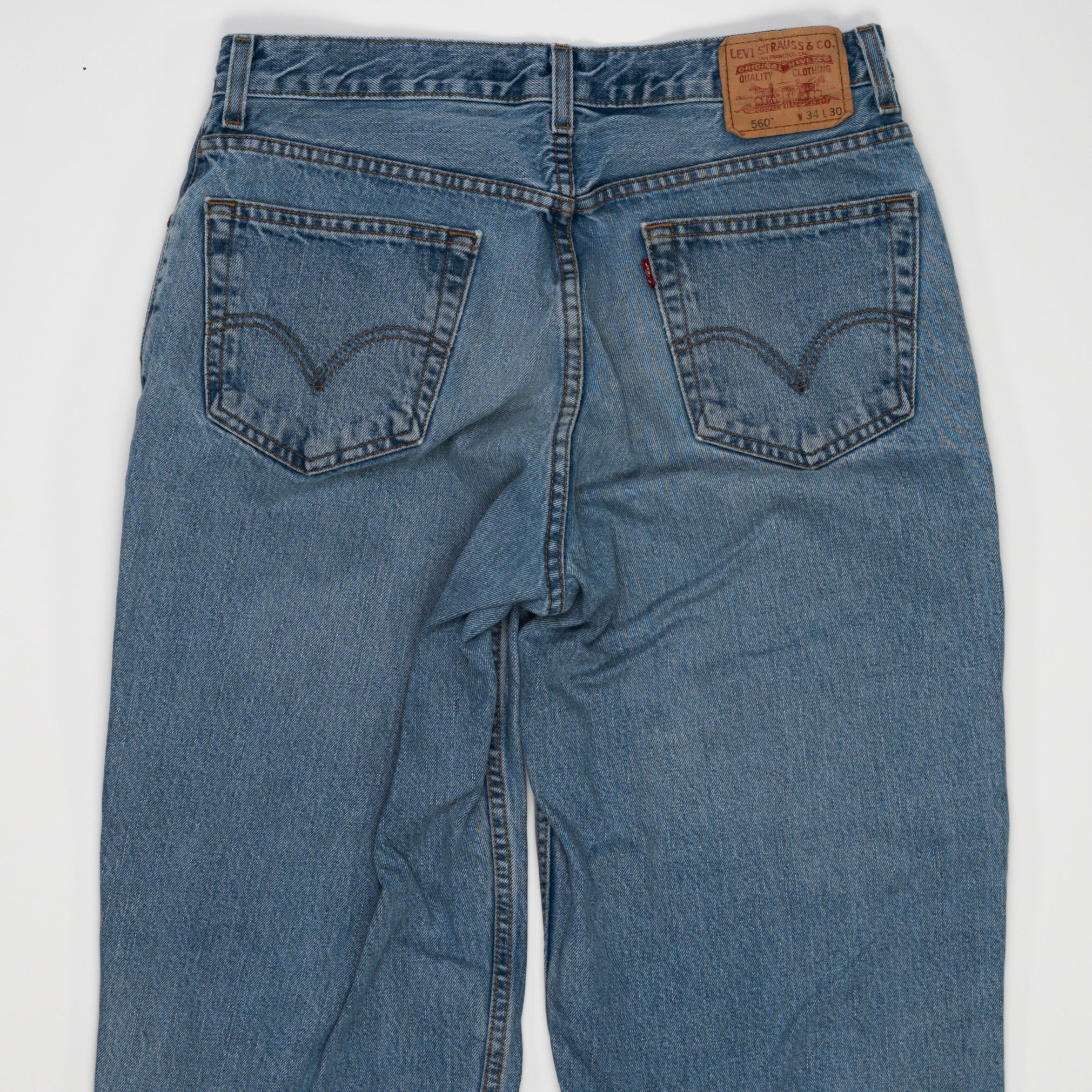 Vintage Light Blue 560 Levi Jeans (34 x 30) | Rebalance Vintage.