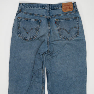 Vintage Light Blue 560 Levi Jeans (34 x 30) | Rebalance Vintage.