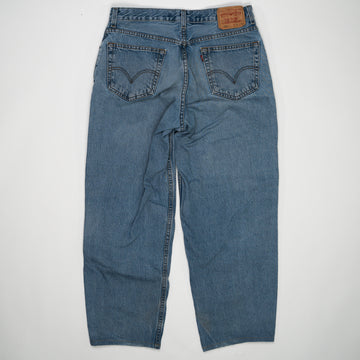 Vintage Light Blue 560 Levi Jeans (34 x 30) | Rebalance Vintage.
