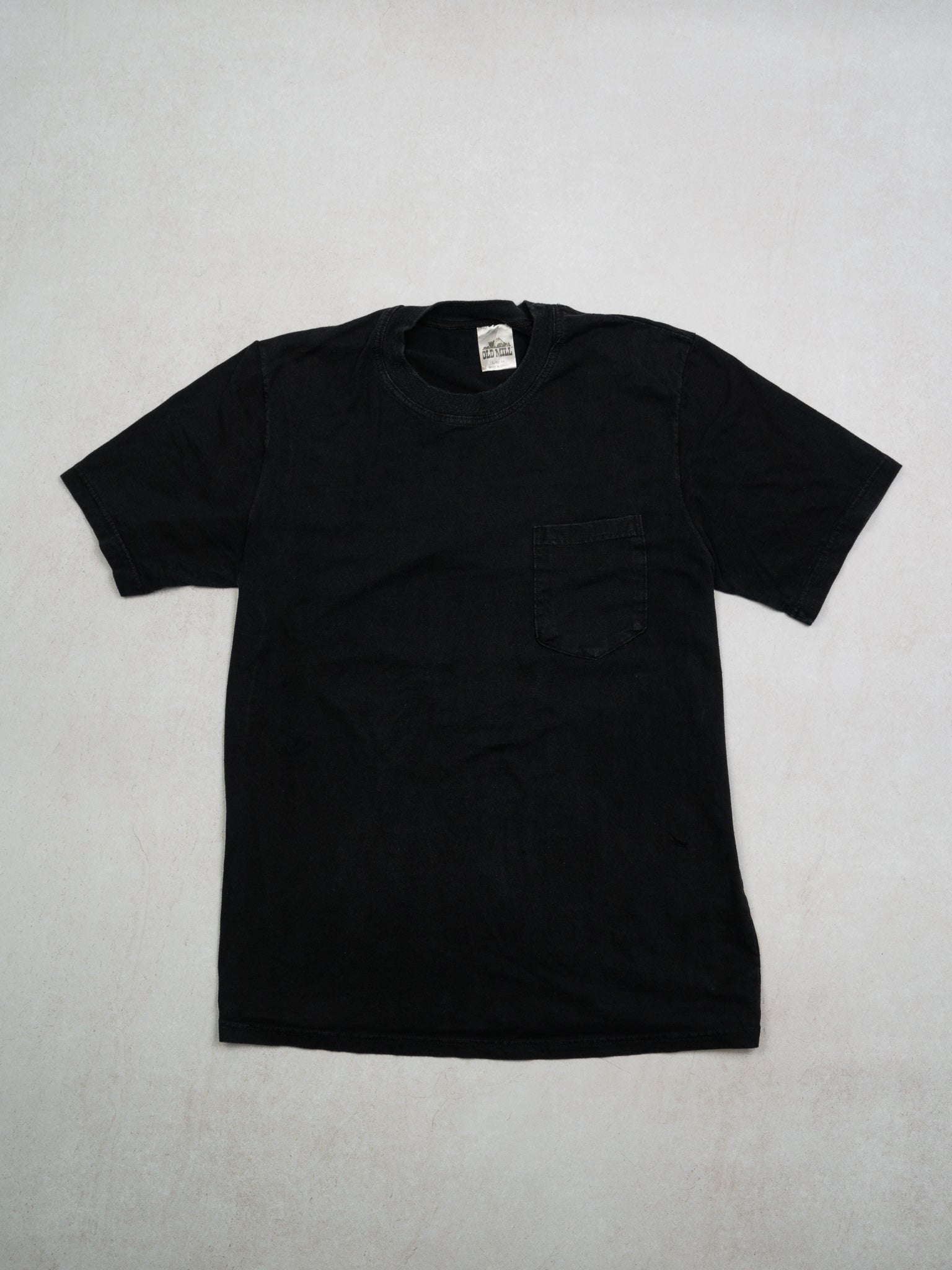 Vintage 90s Blank Black Pocket Tee (M)