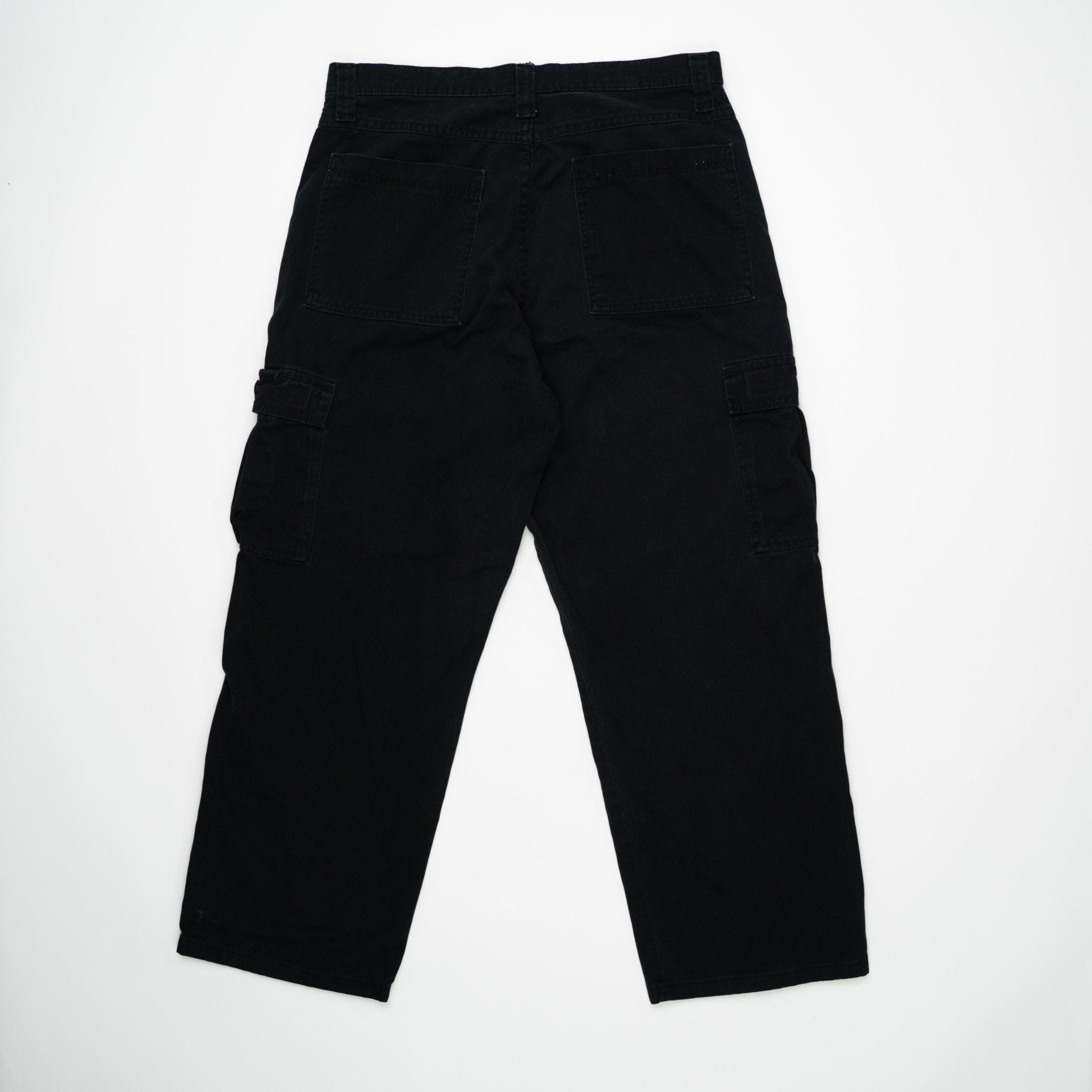 Vintage Black Wrangler Cargo Pants (32 x 30) | Rebalance Vintage.