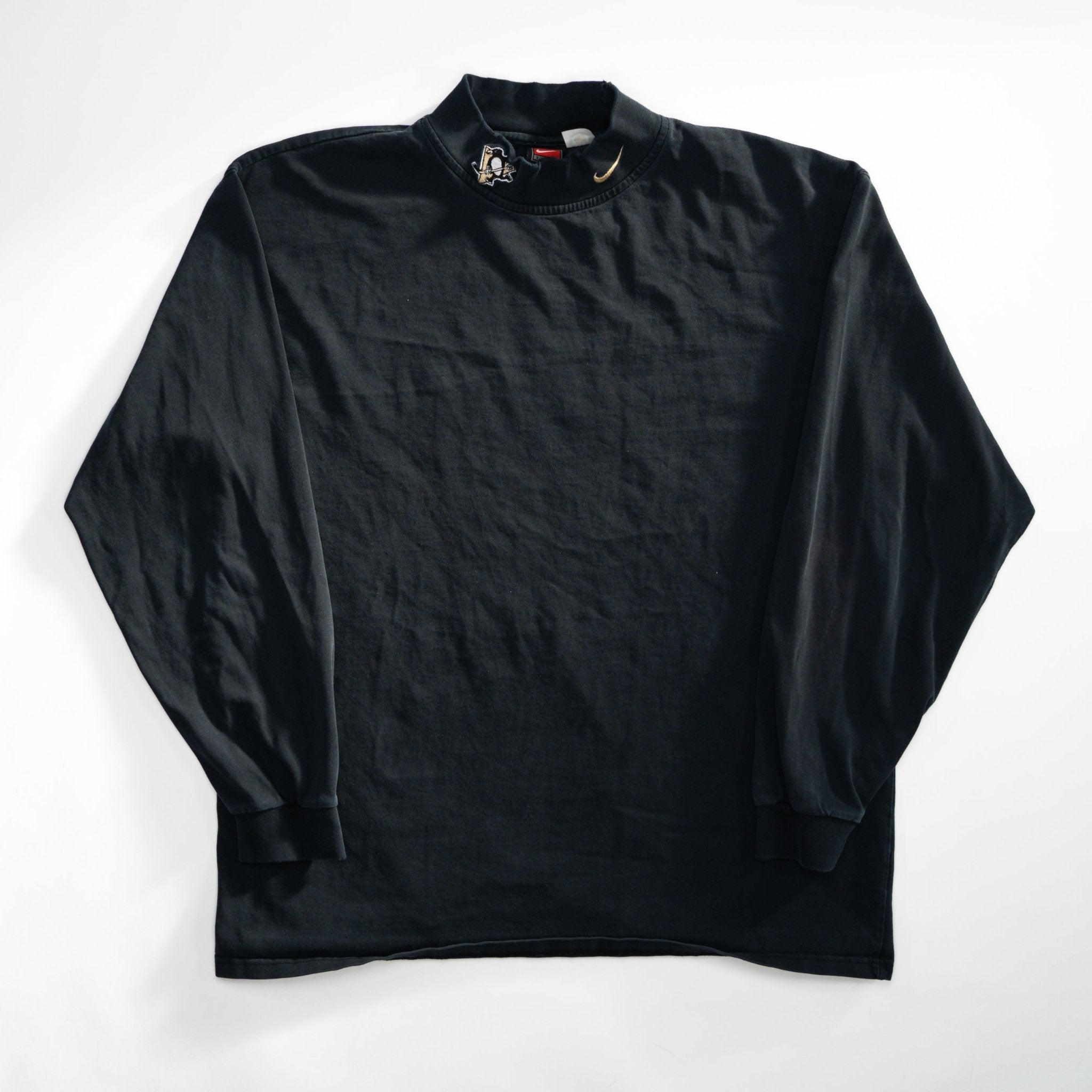 Vintage Nike x Pittsburgh Penguins Mock Neck (M) | Rebalance Vintage.