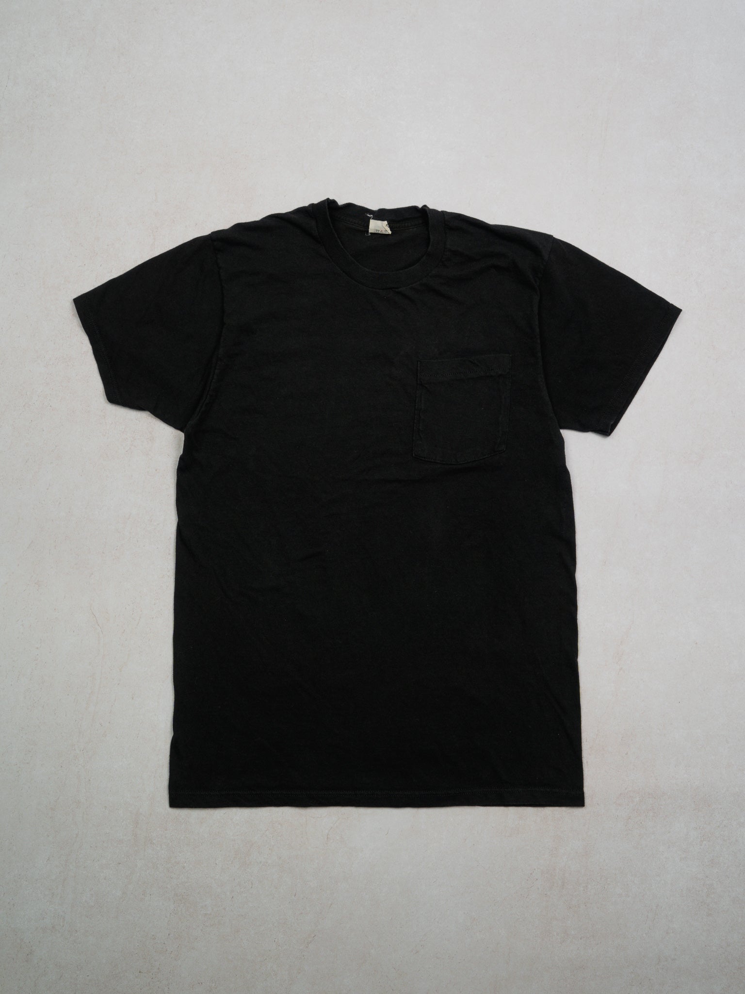 Vintage 90s Blank Black Fruit of the Loom Tee (M)