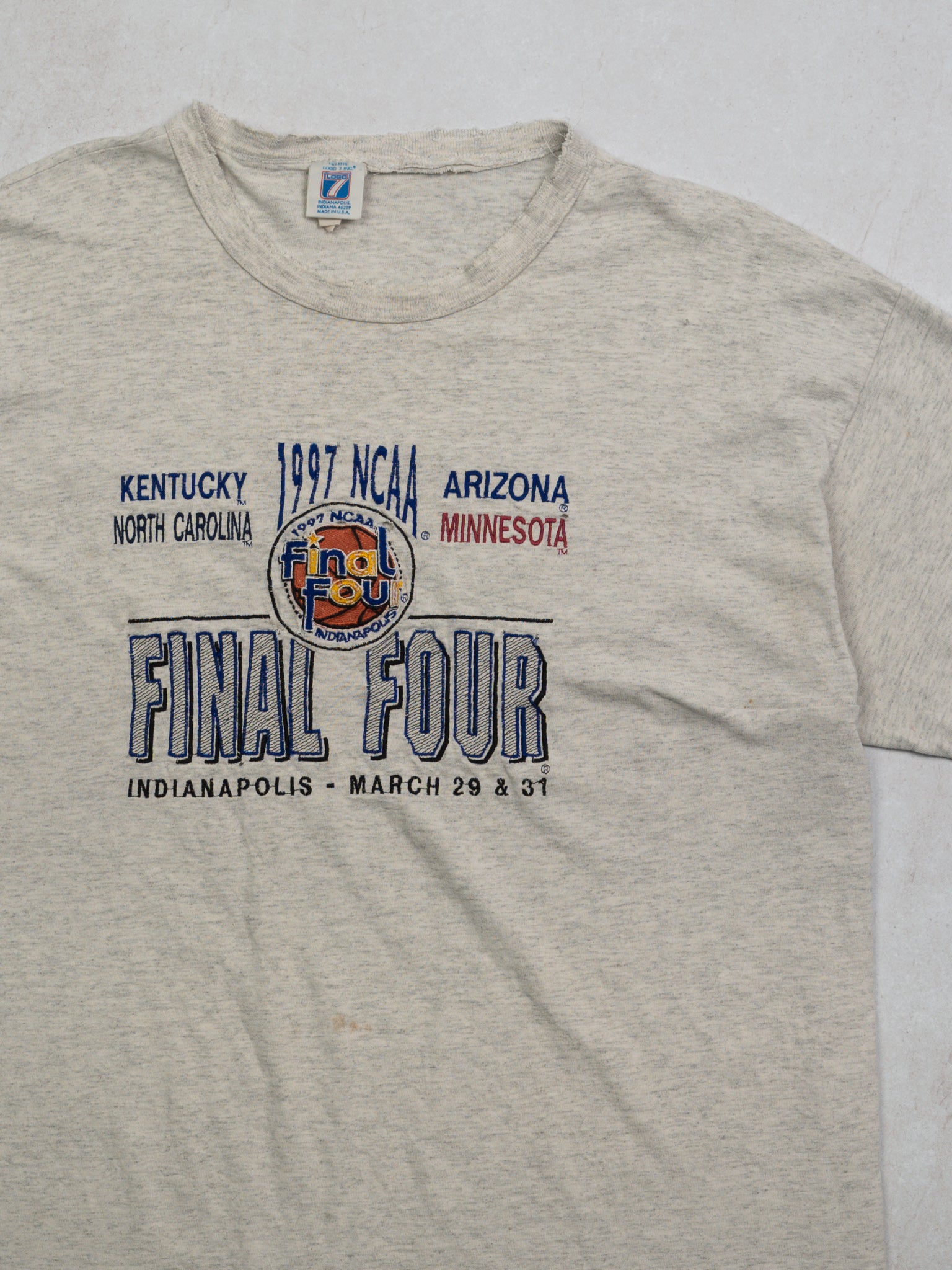 Vintage '97 Kentucky v Arizona NCAA Basketball Tee (L)