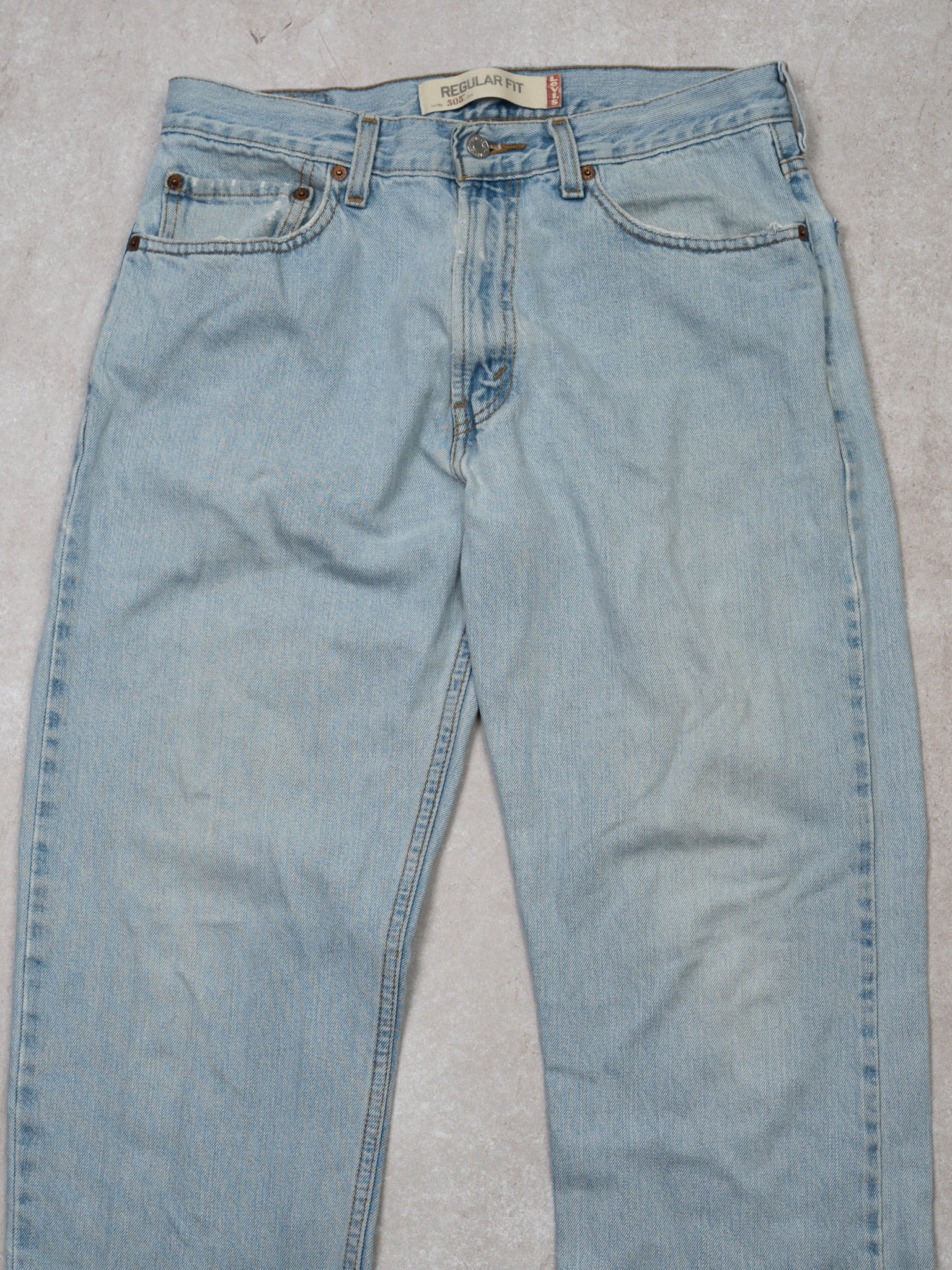 Vintage Light Blue Levi 505 Regular Fit (33 x 32)