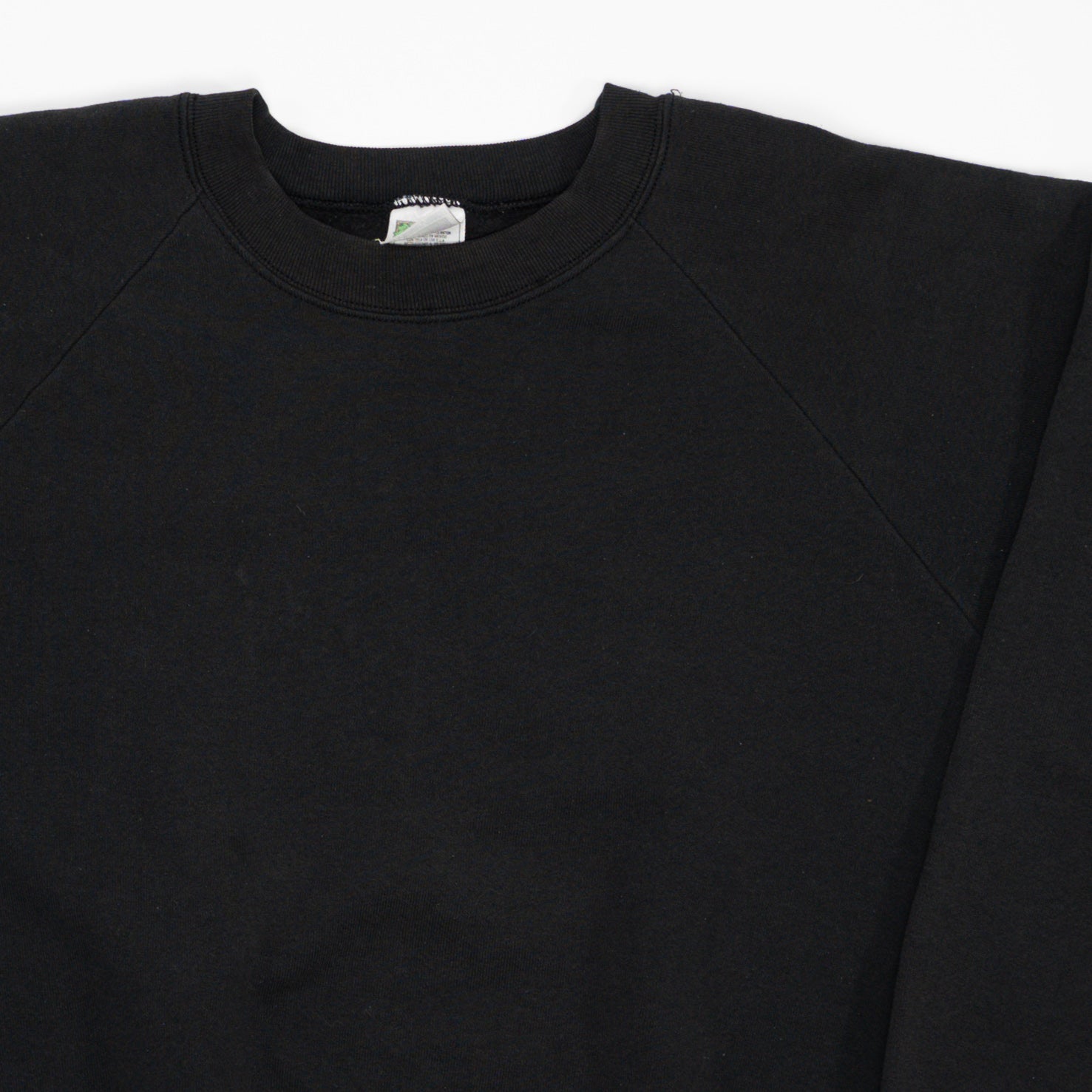 Vintage Black Blank Fruit of the Loom Crewneck (L) | Rebalance Vintage.