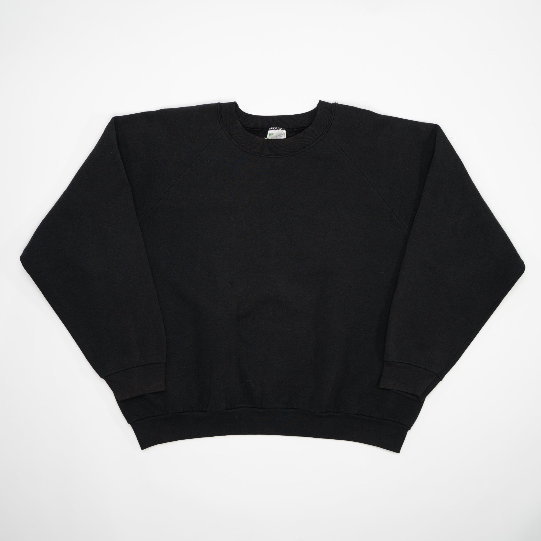 Vintage Black Blank Fruit of the Loom Crewneck (L) | Rebalance Vintage.
