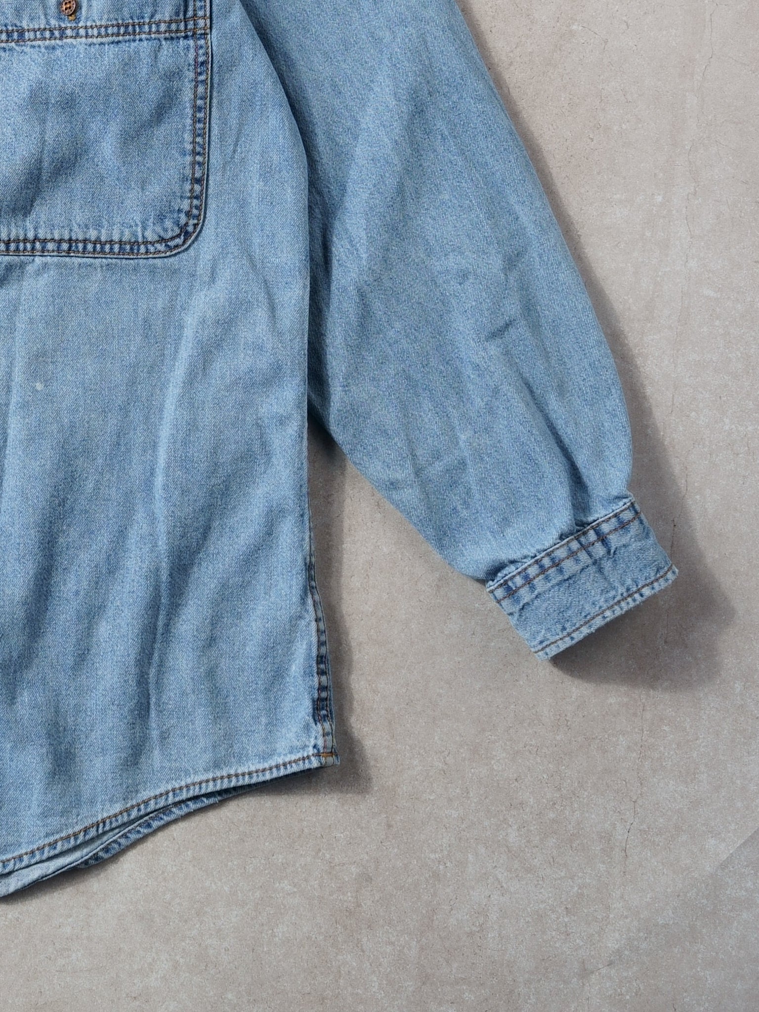 Vintage 90s Light Wash Blue Levi's Denim Button Up (L)