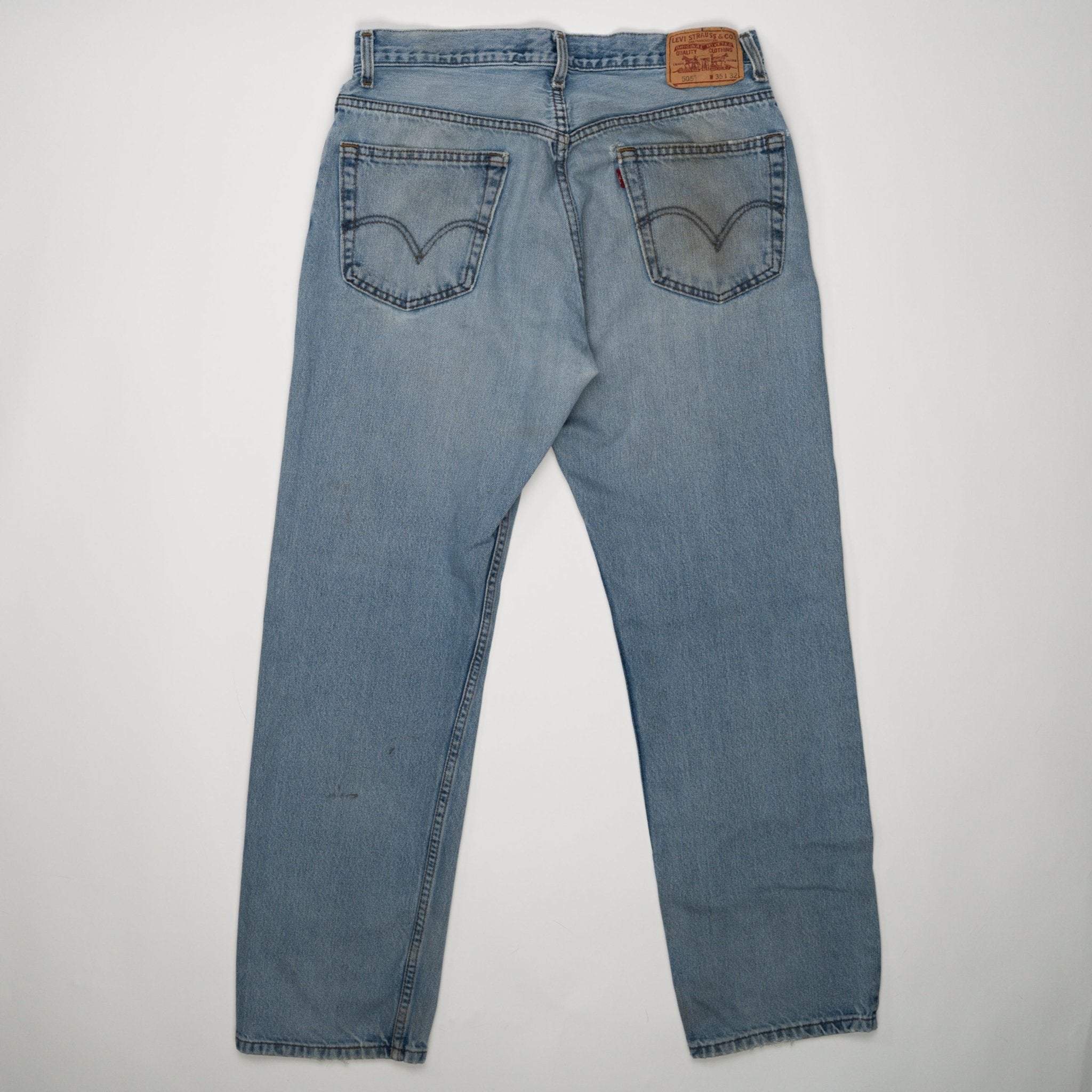 Vintage Light Blue 505 Levi Jeans  (35 x 32) | Rebalance Vintage.