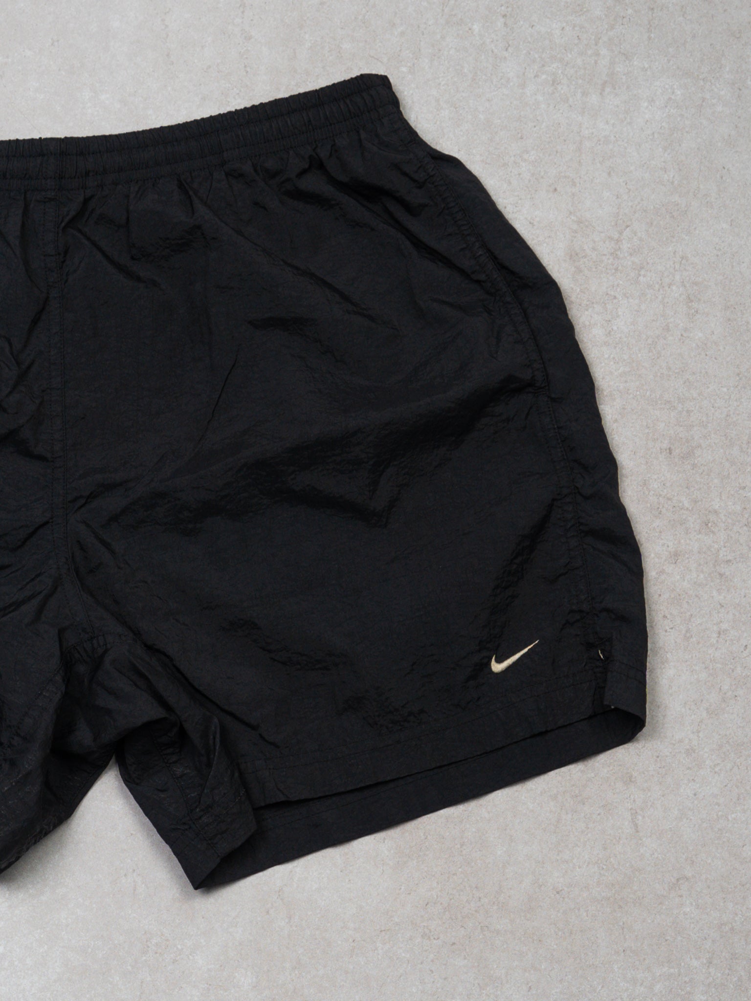 Vintage 90s Black Nike Windbreaker Shorts (28-30 x 5)