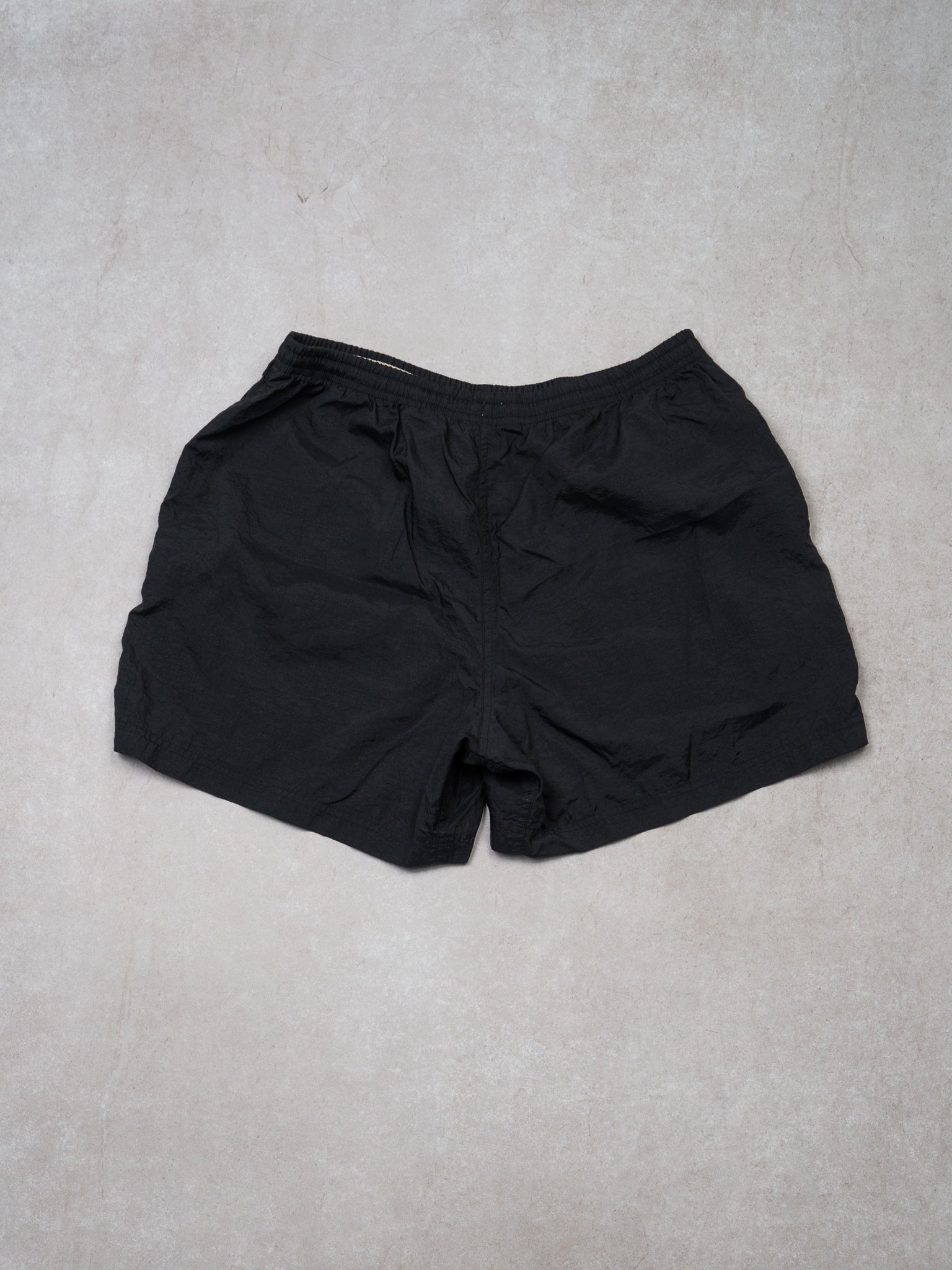 Vintage 90s Black Nike Windbreaker Shorts (28-30 x 5)
