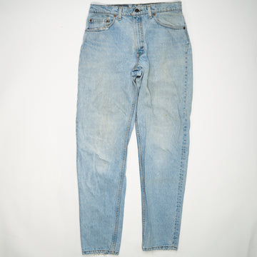 Vintage Washed Light Blue 550 Levi Jeans (34 x 32) | Rebalance Vintage.