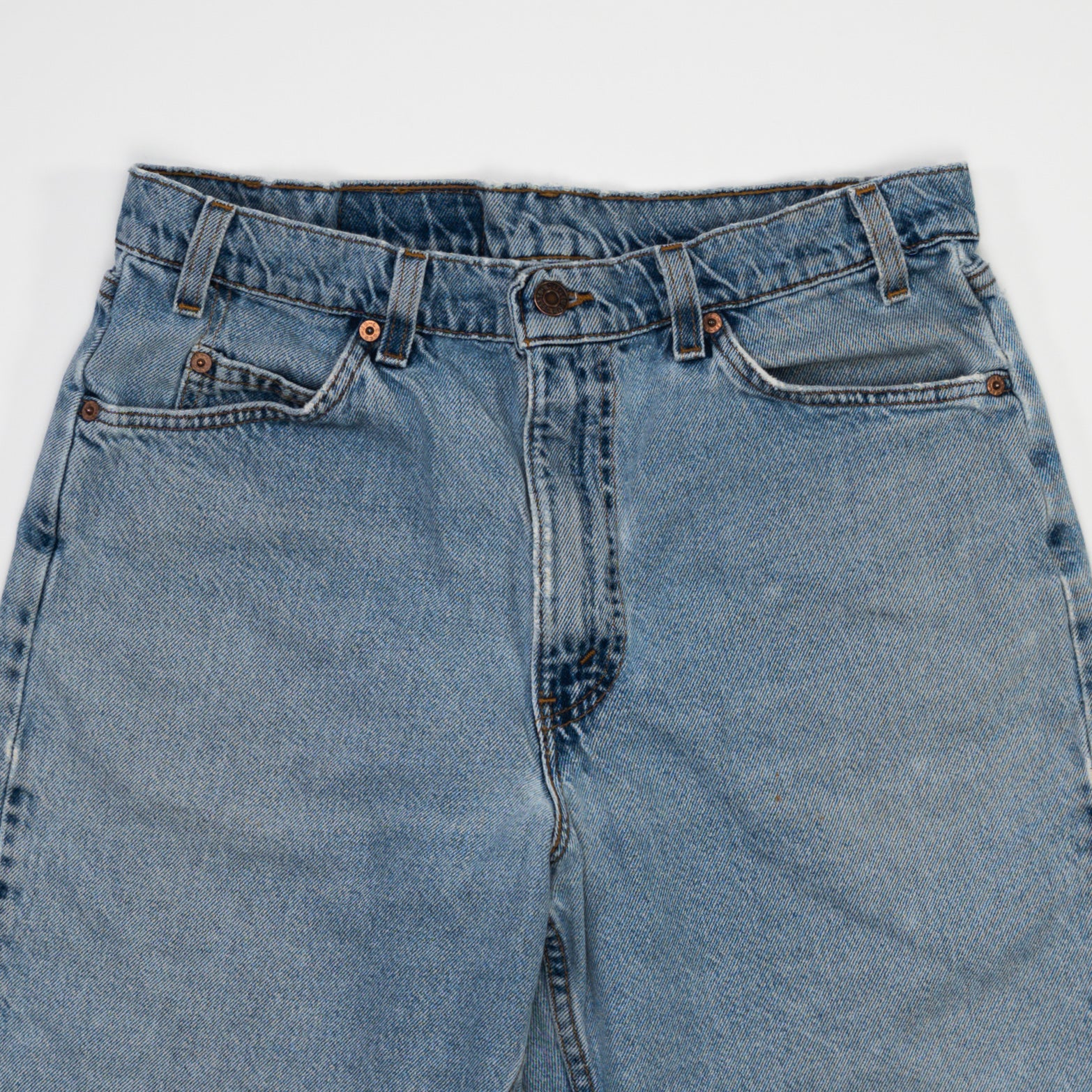 Vintage Light Blue 550 Levi Jean Shorts (34 x 9)