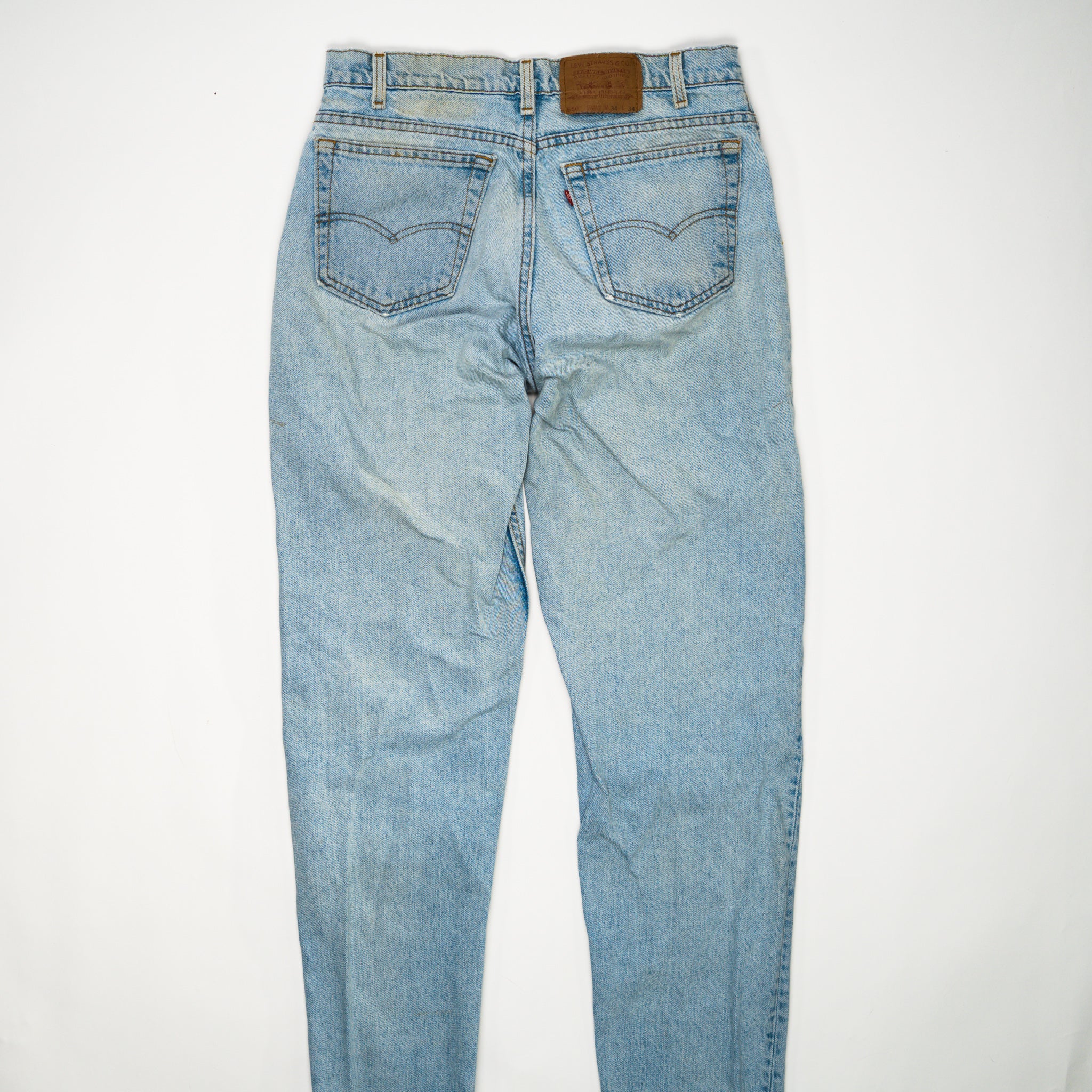 Vintage Washed Light Blue 550 Levi Jeans (34 x 32) | Rebalance Vintage.