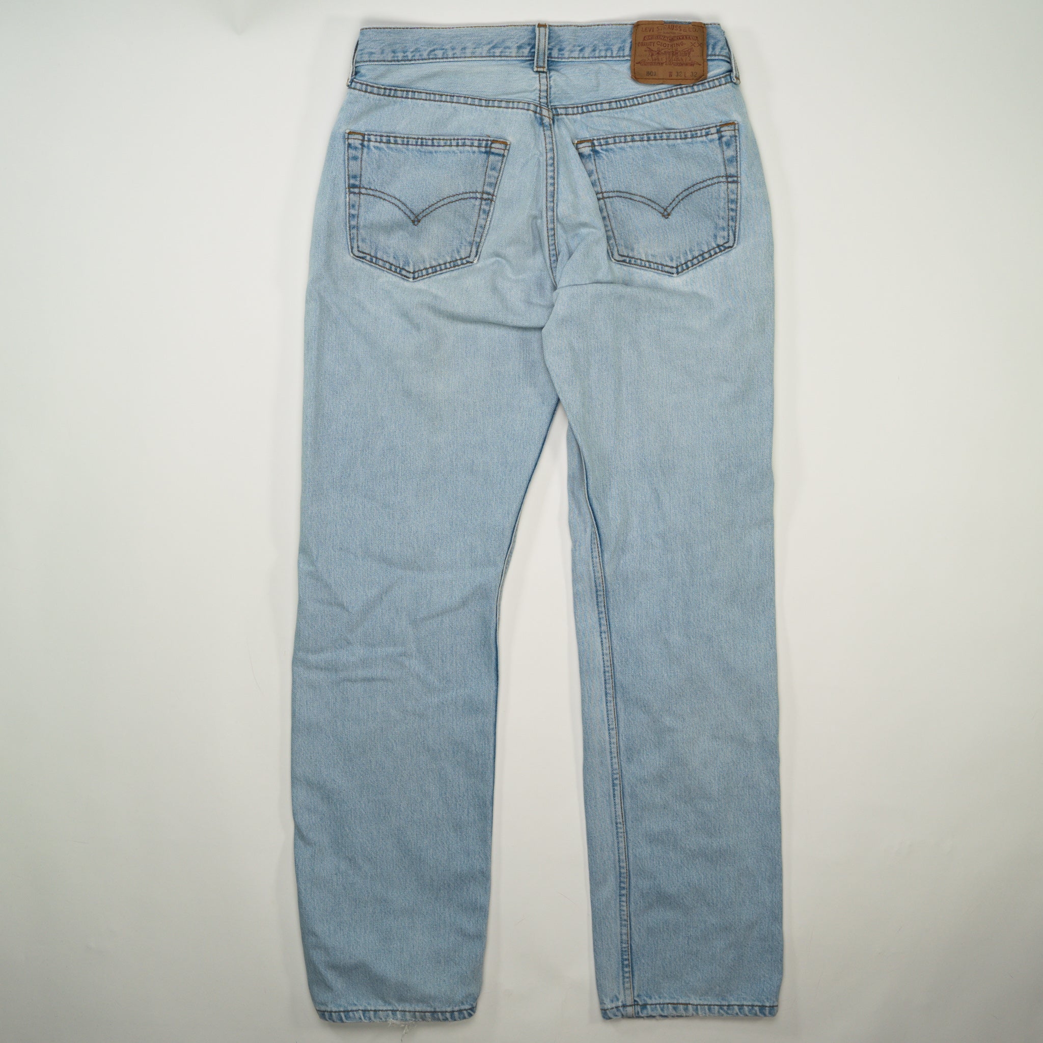 Vintage Faded Light Blue Levi 501 Jeans (32 x 32)
