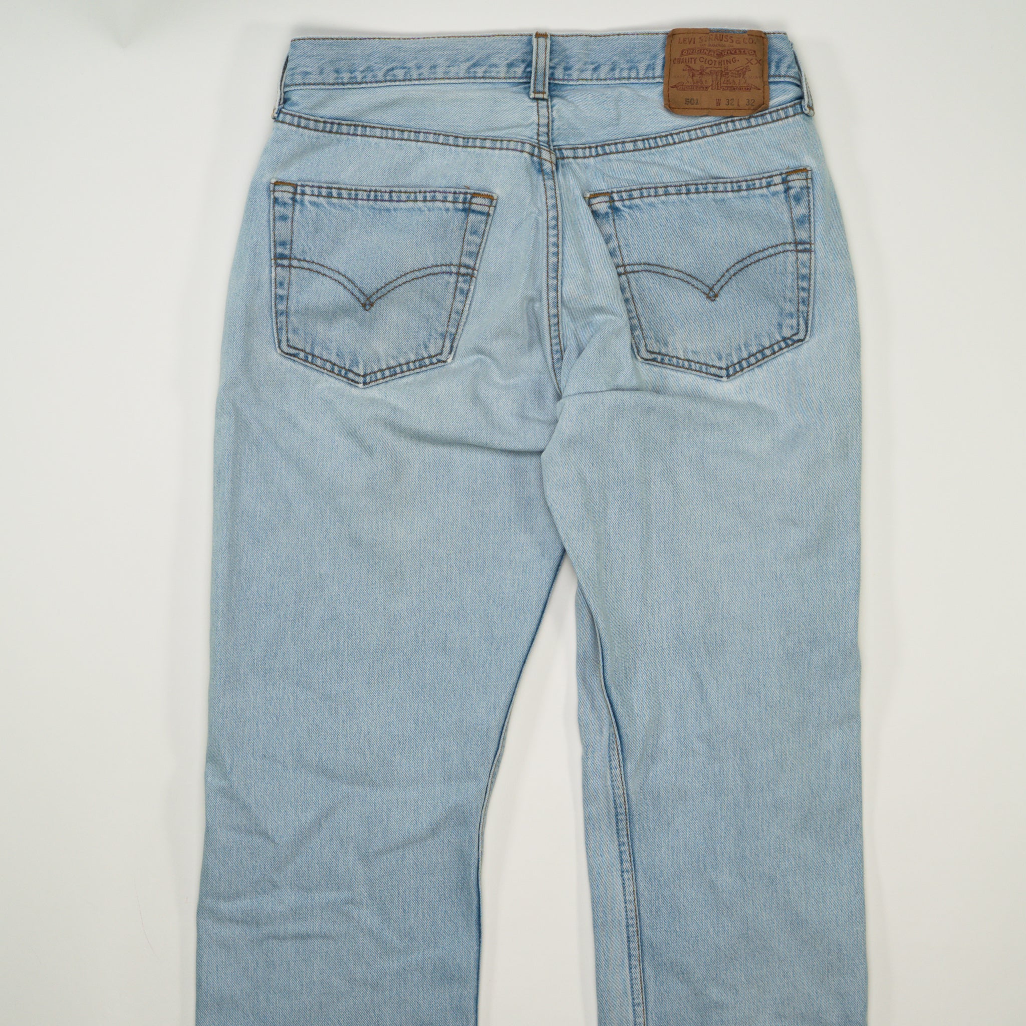 Vintage Faded Light Blue Levi 501 Jeans (32 x 32)