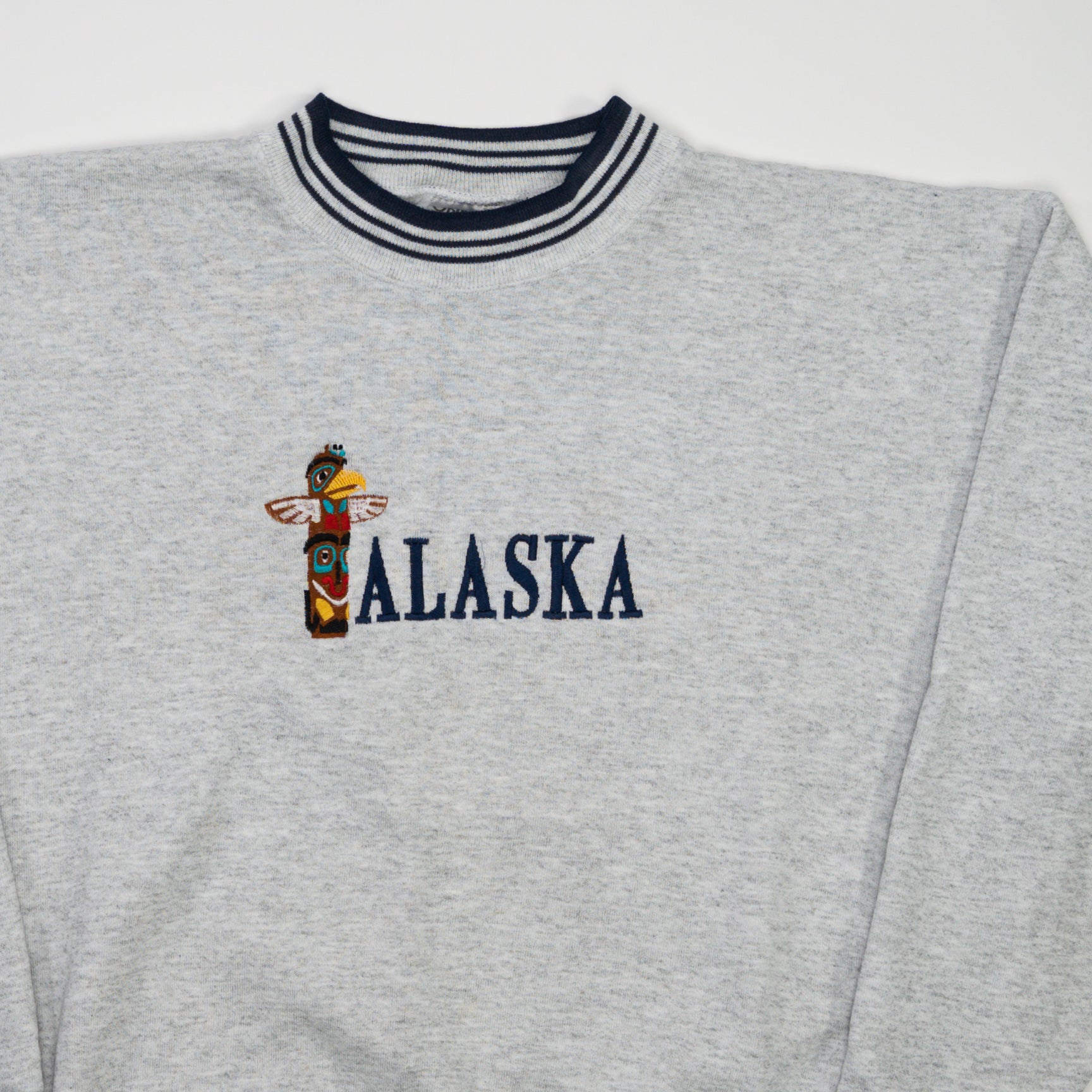 Vintage 90s Grey Alaska Totem Crewneck (L)
