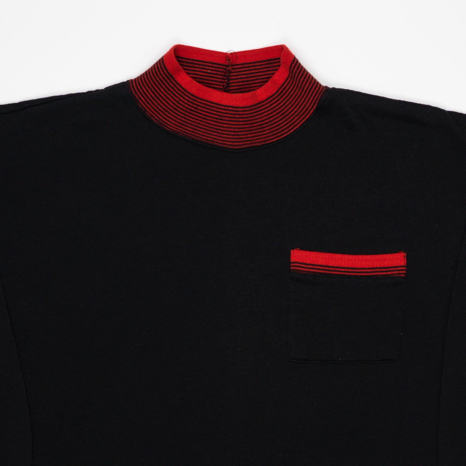 Vintage 80s Black + Red Pocket Crewneck (L) | Rebalance Vintage.