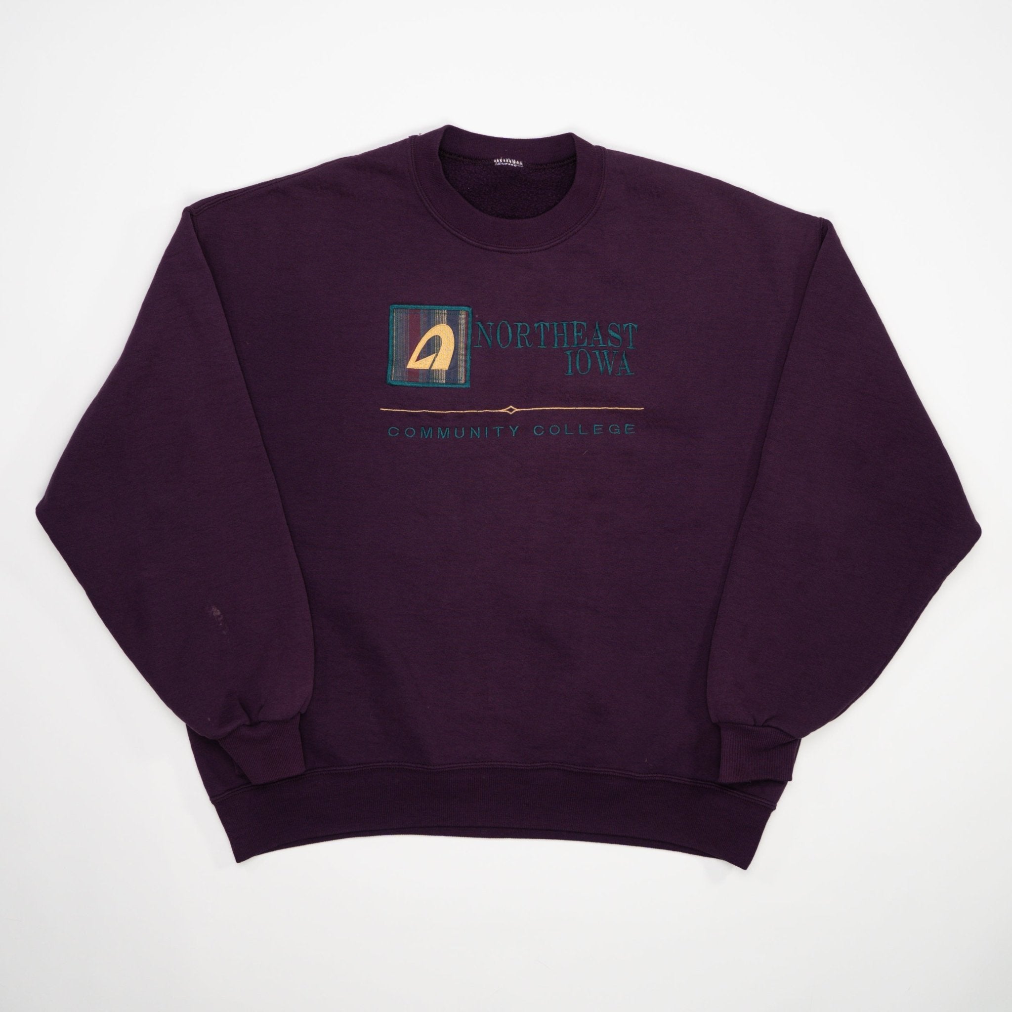 Vintage Purple North East Iowa College Crewneck (L) | Rebalance Vintage.