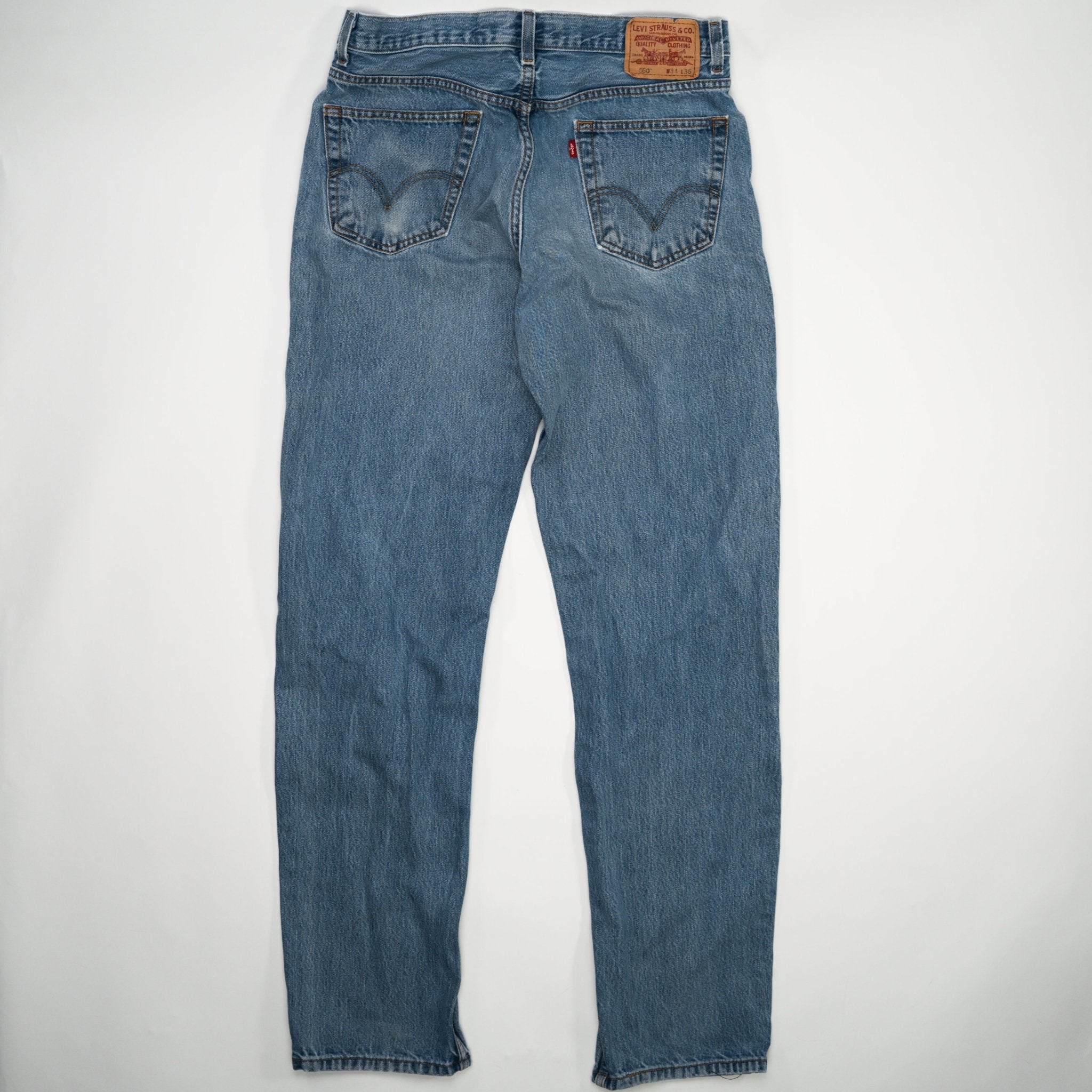 Vintage Blue Levi Relax Fit 550 Jean (34 x 36) | Rebalance Vintage.