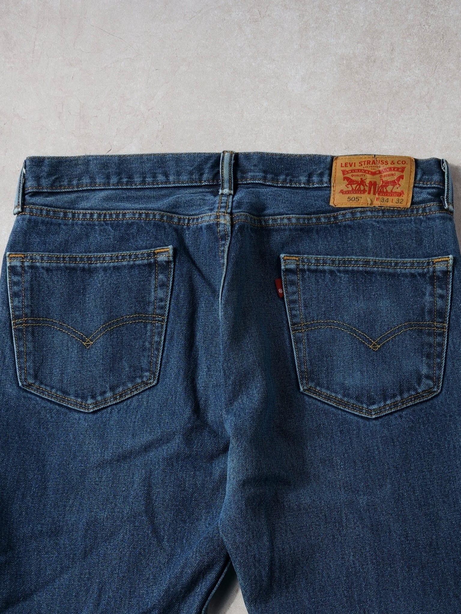 Vintage Dark Blue Levi's 505 Denim Jeans (36x31)