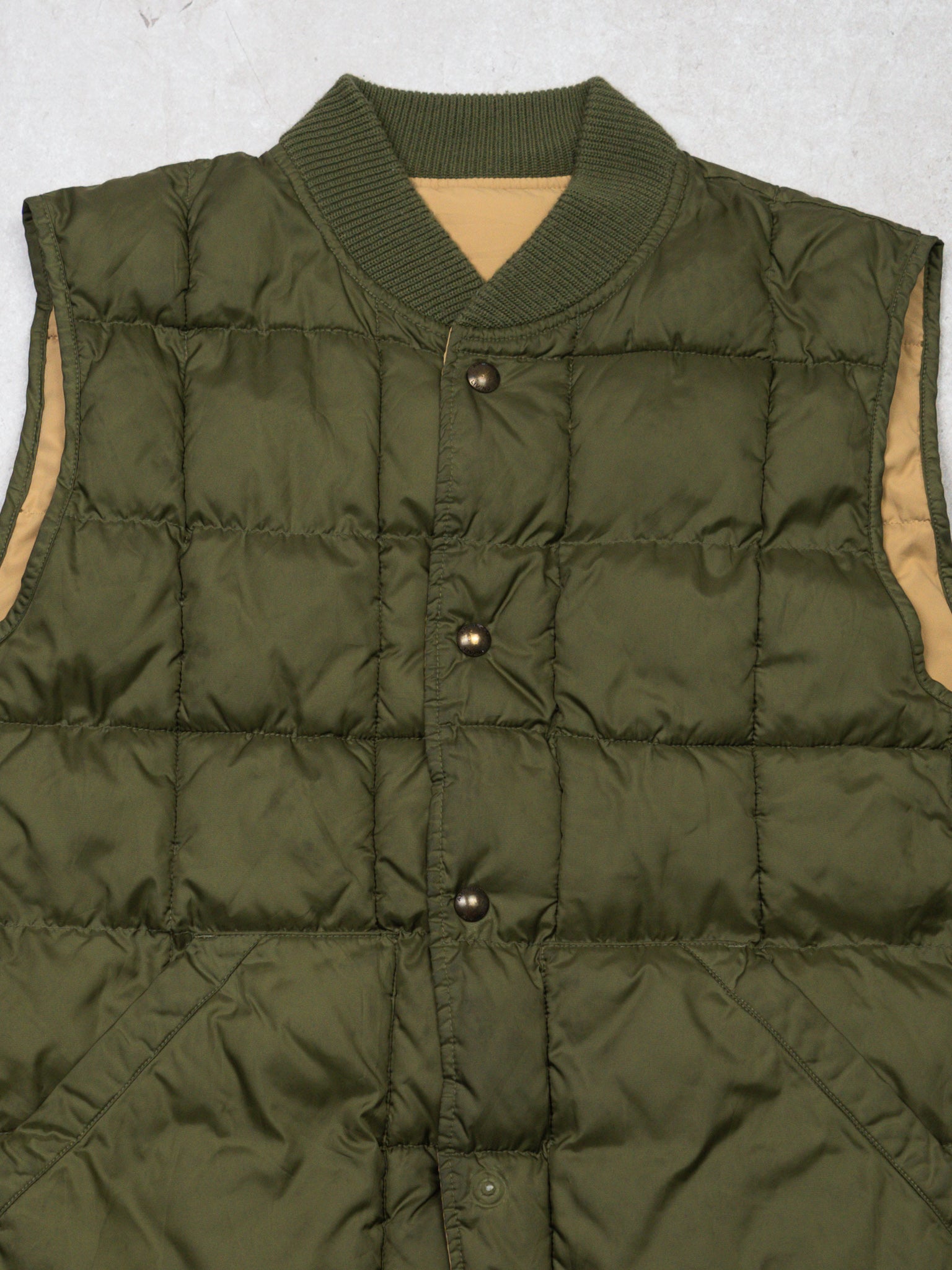 Vintage 80s Green + Beige America Living Puffer Vest (L)