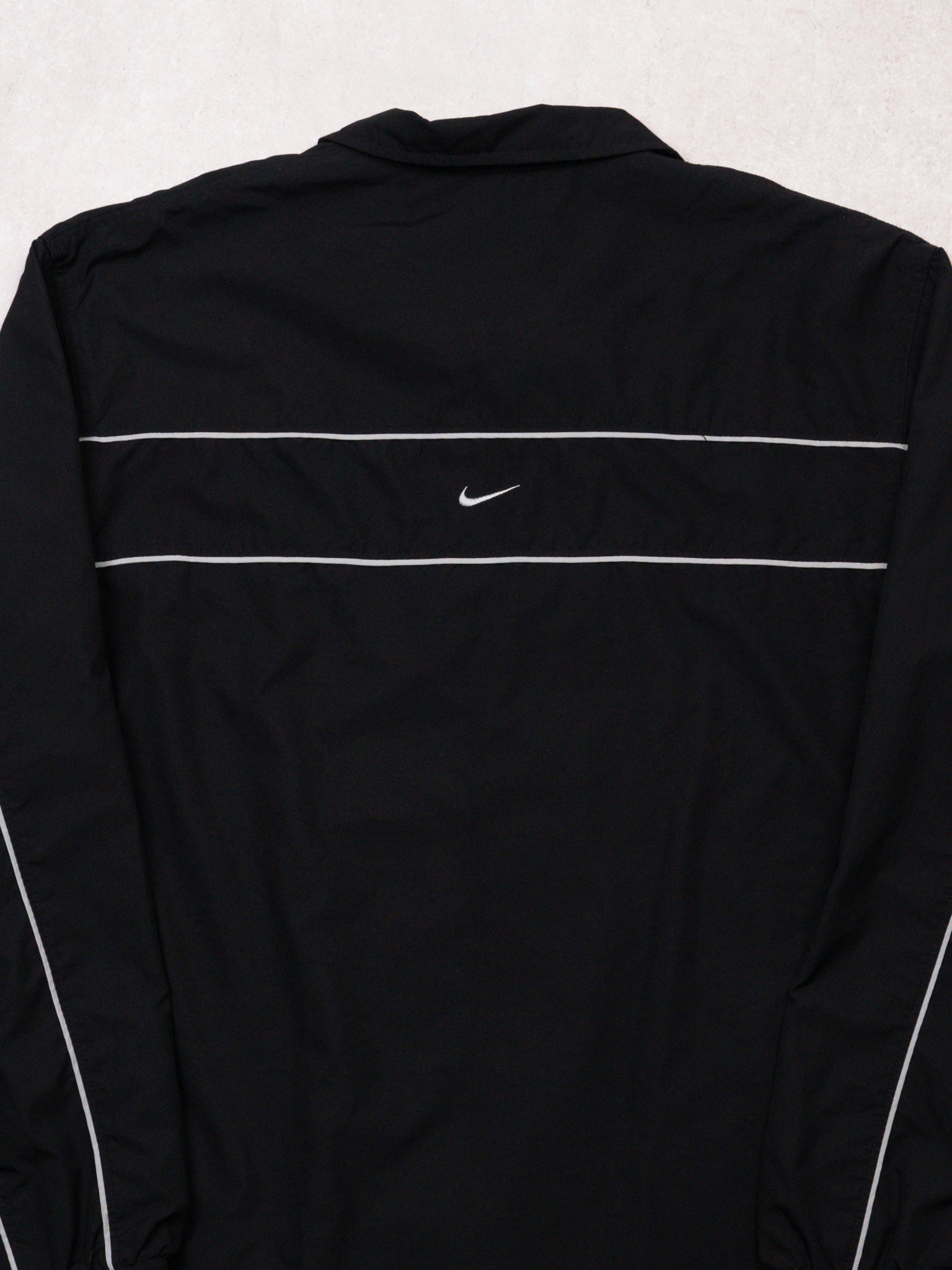 Vintage Y2K Black + White Nike Windbreaker (L)