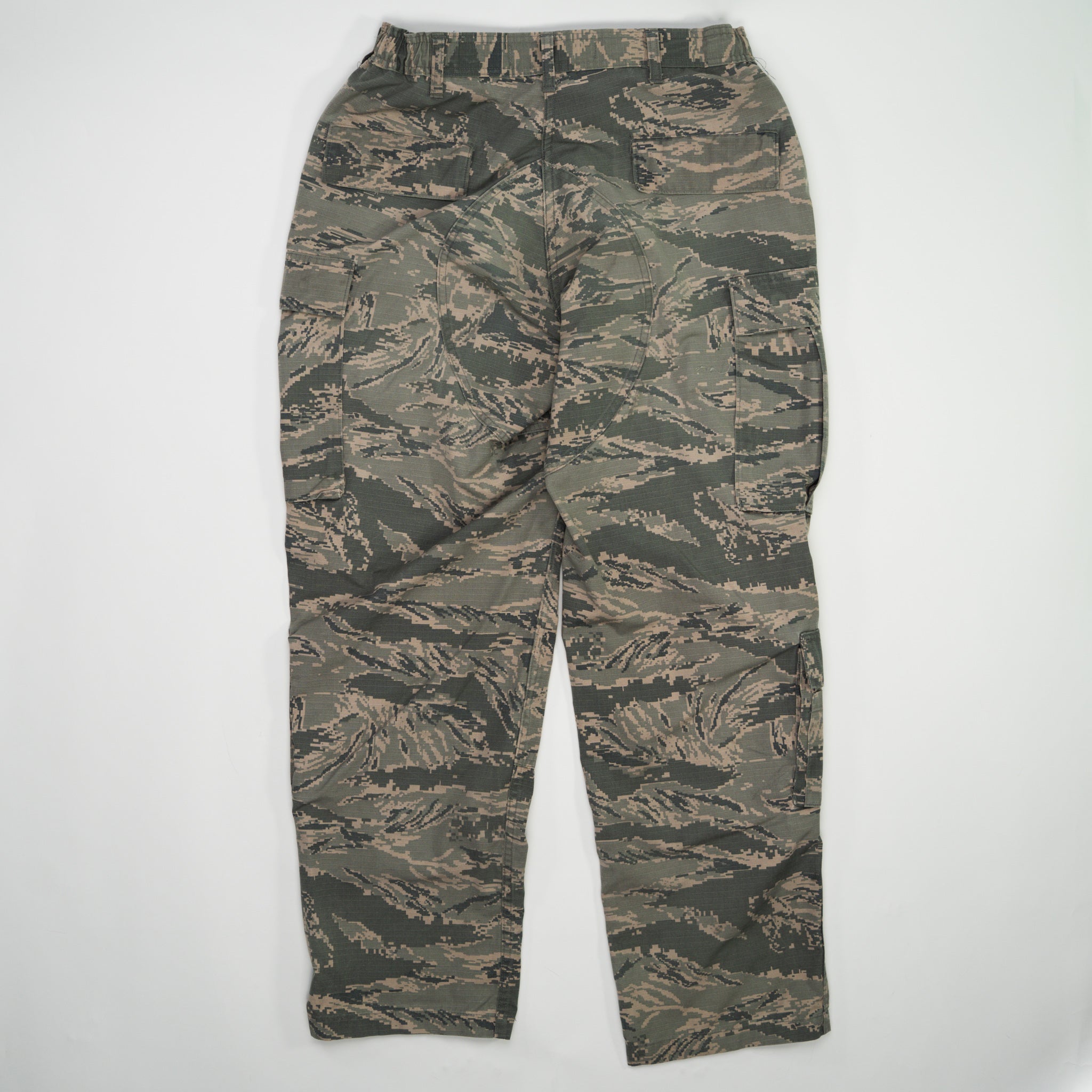 Vintage U.S Air Force Camouflage Pants 2.0 (32 x 31)