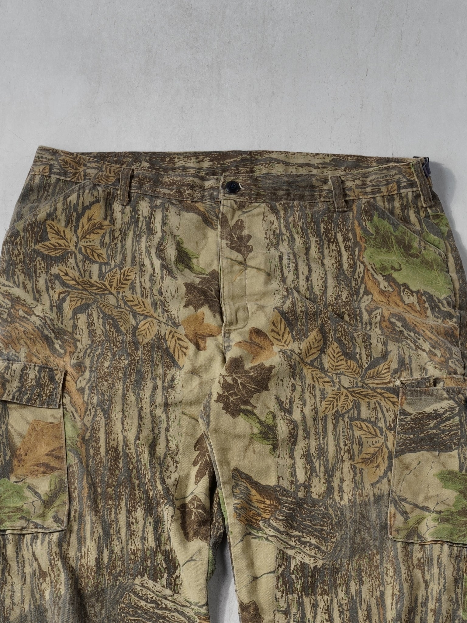 Vintage 90s Realtree Camo Cargo Pants (36-40x31)