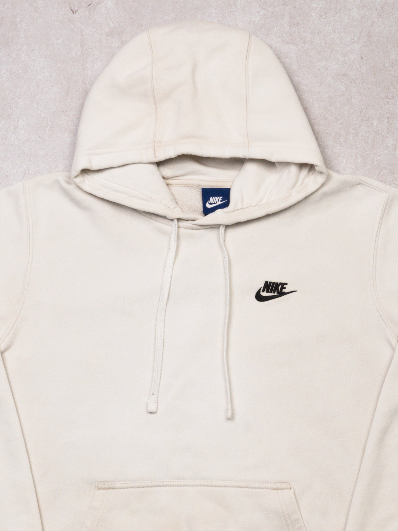 Vintage Y2K White Nike Essential Hoodie (M)