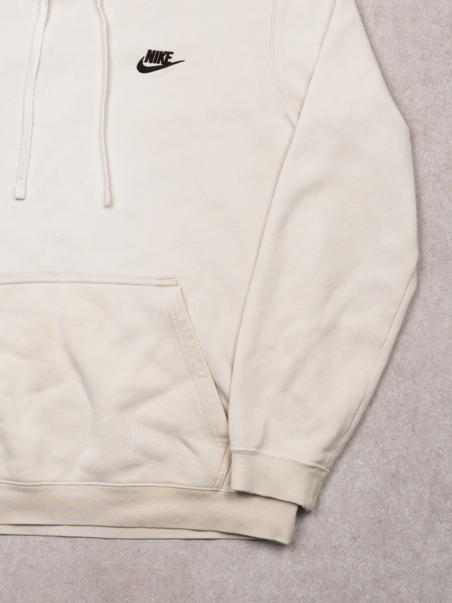 Vintage Y2K White Nike Essential Hoodie (M)