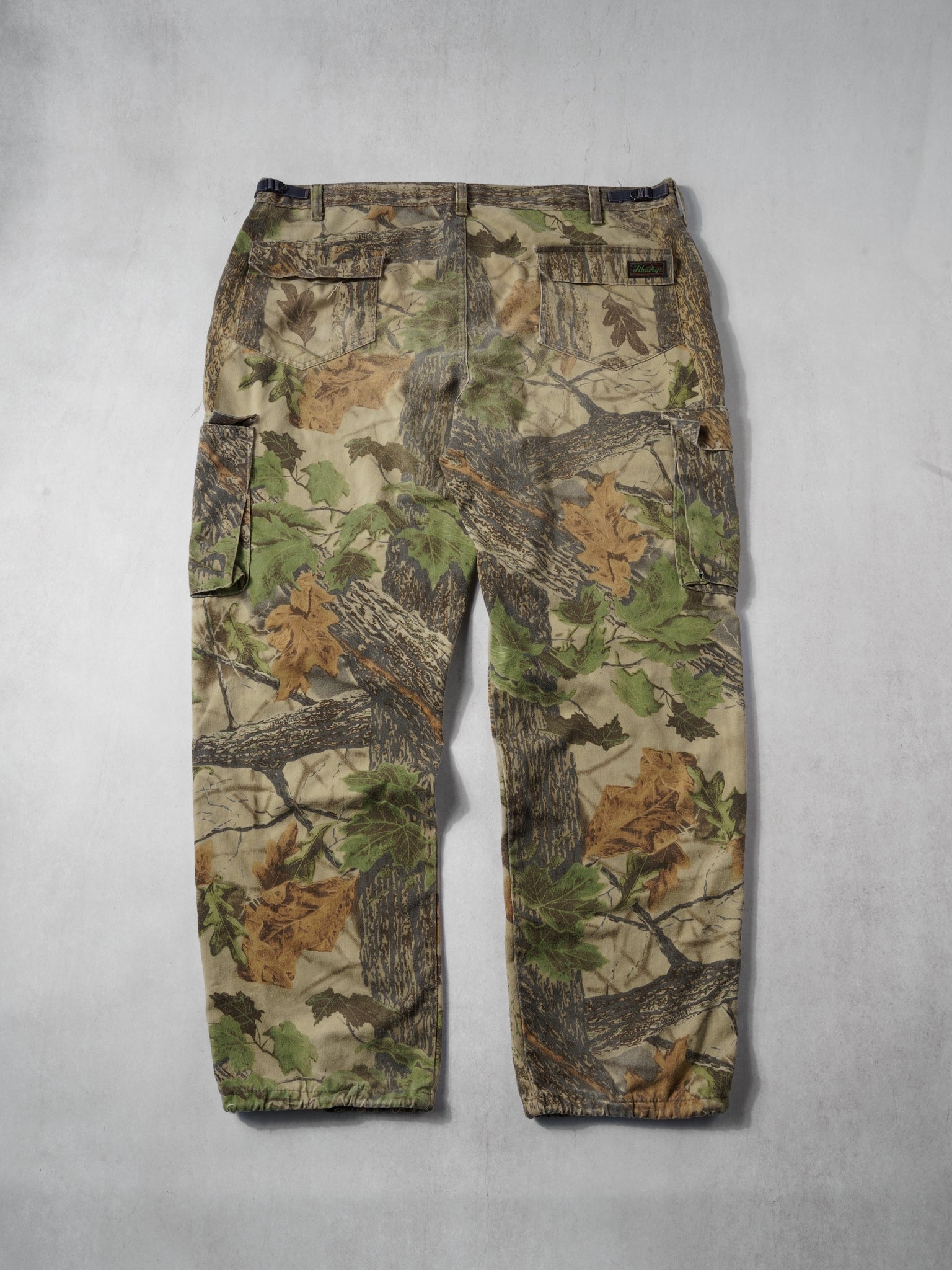 Vintage 90s Realtree Camo Cargo Pants (36-40x31)