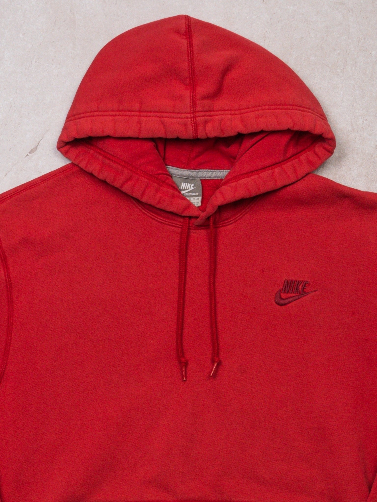 Vintage Y2K Red Nike Essential Hoodie (M)