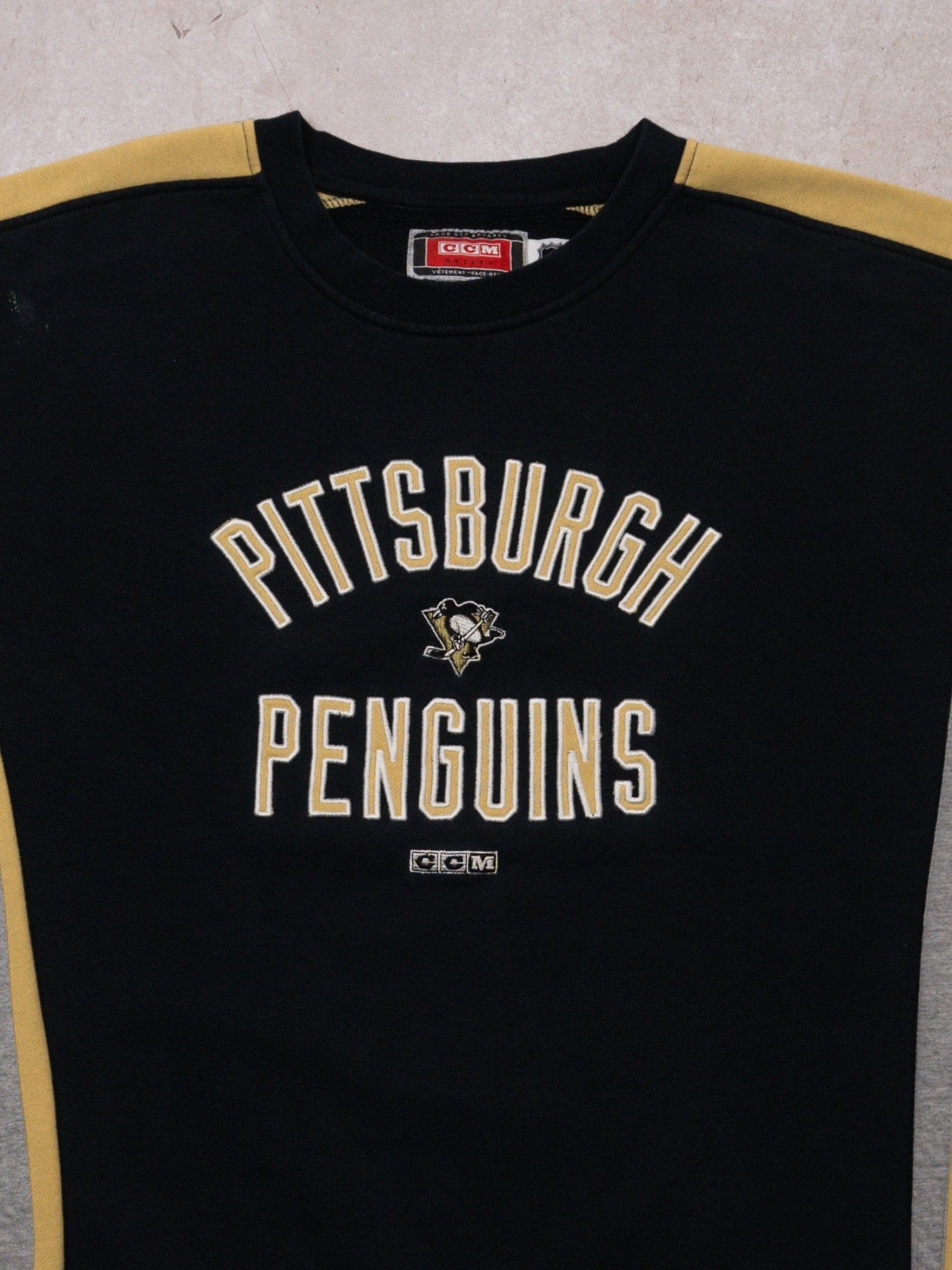 Vintage Black + Yellow + Grey Pittsburgh Penguins CCM Crewneck (XXL)
