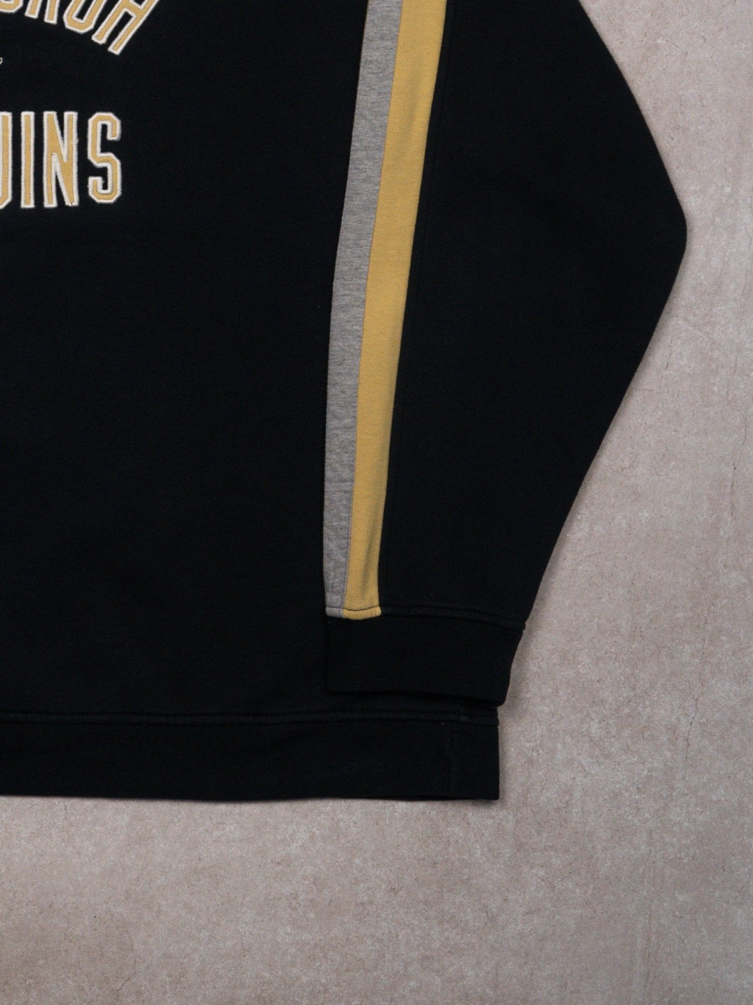 Vintage Black + Yellow + Grey Pittsburgh Penguins CCM Crewneck (XXL)