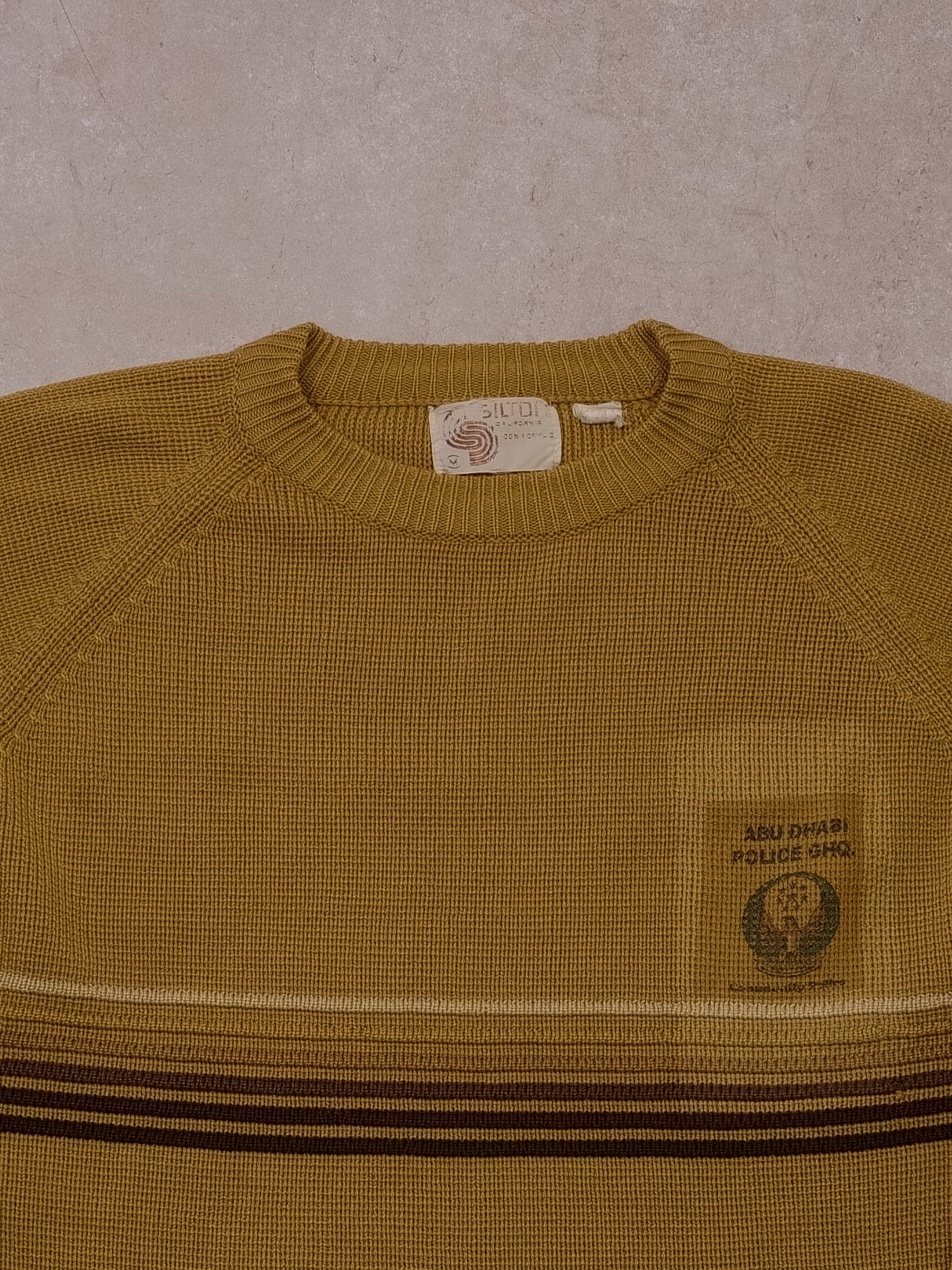 Vintage RARE 70s Brown Abu Dhabi Police GHO Knit Crewneck (M)