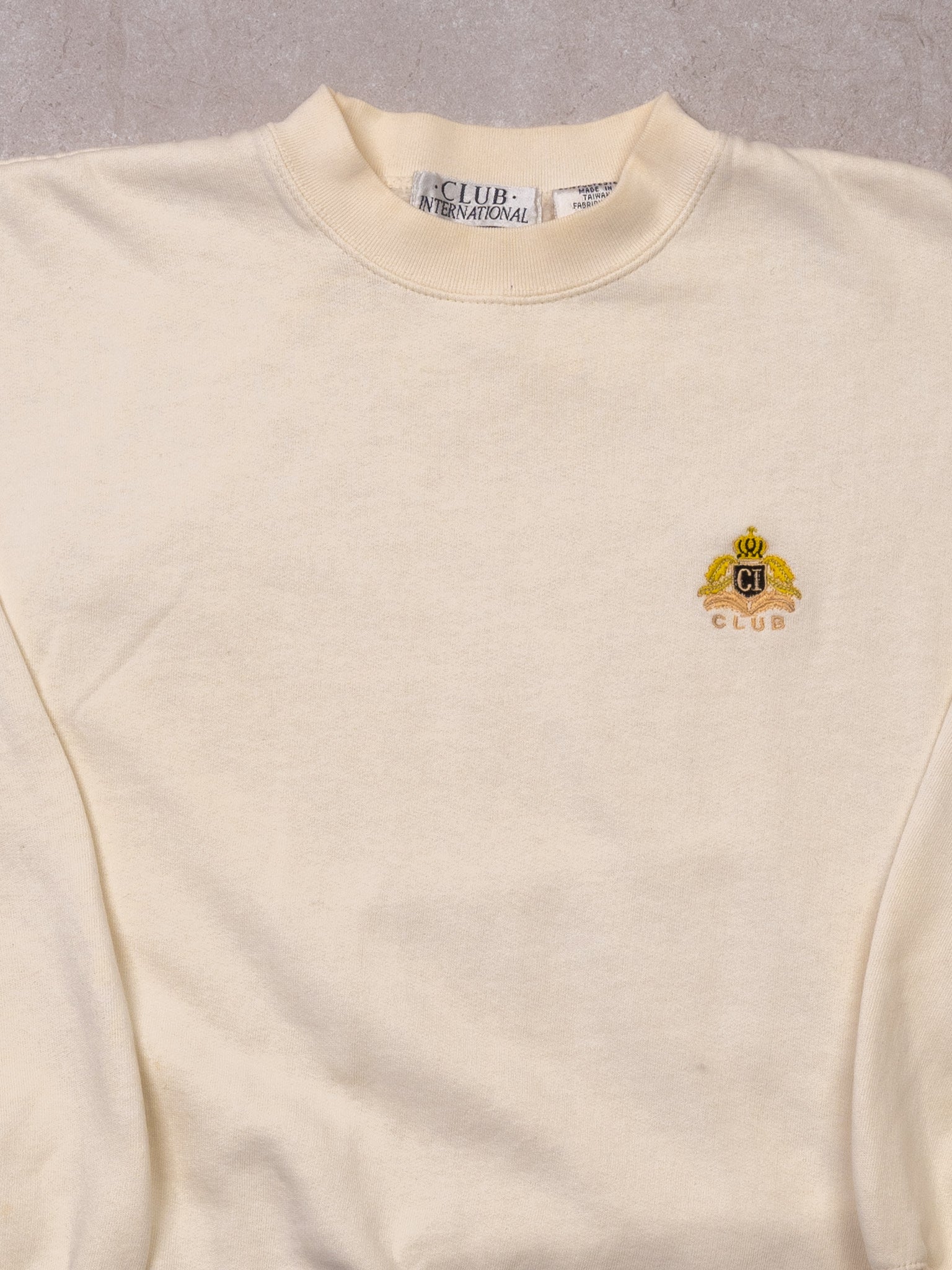 Vintage Cream Club International Crest Crewneck (M)