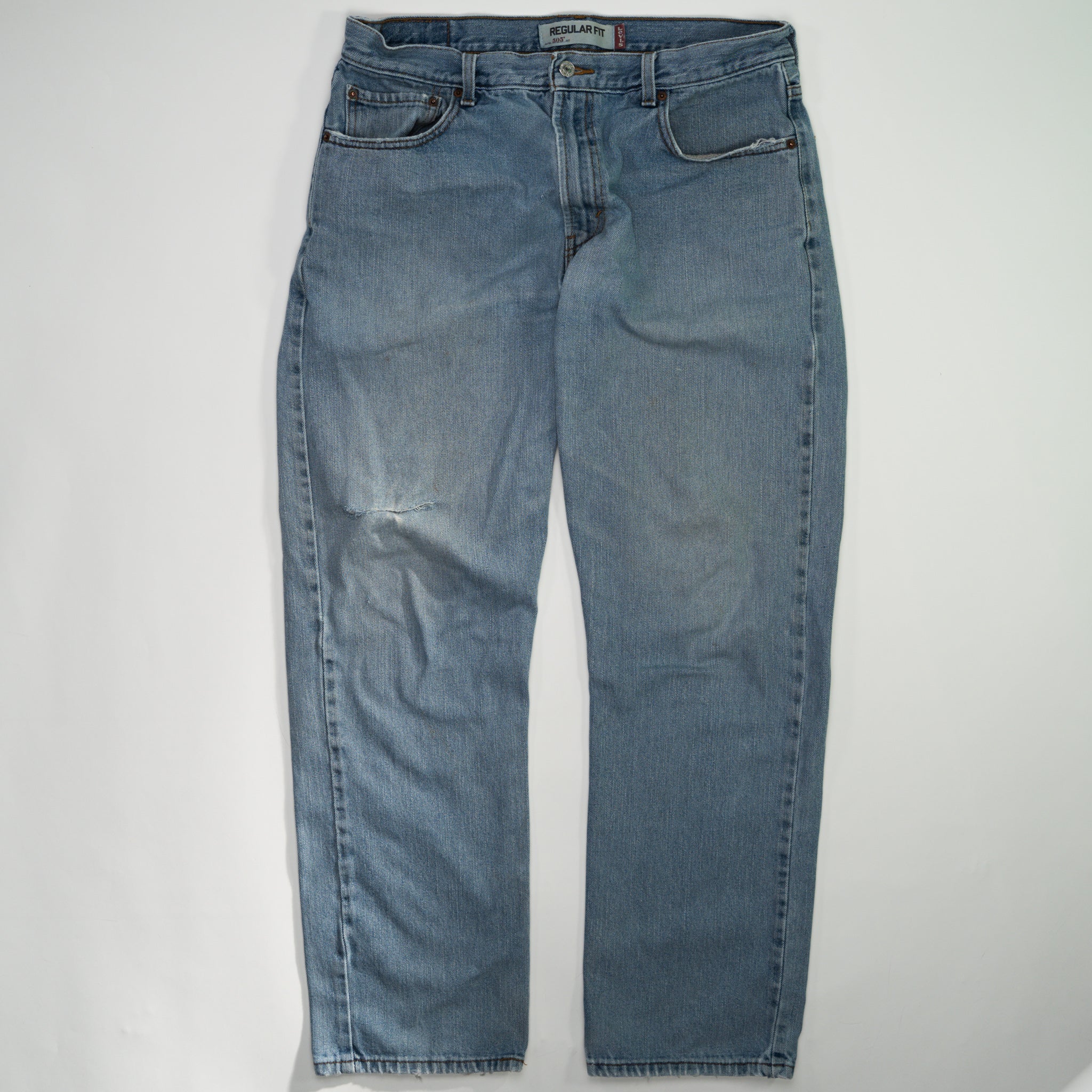 Vintage Blue 505 Regular Fit Levi Jeans w/ Rip (36 x 32)