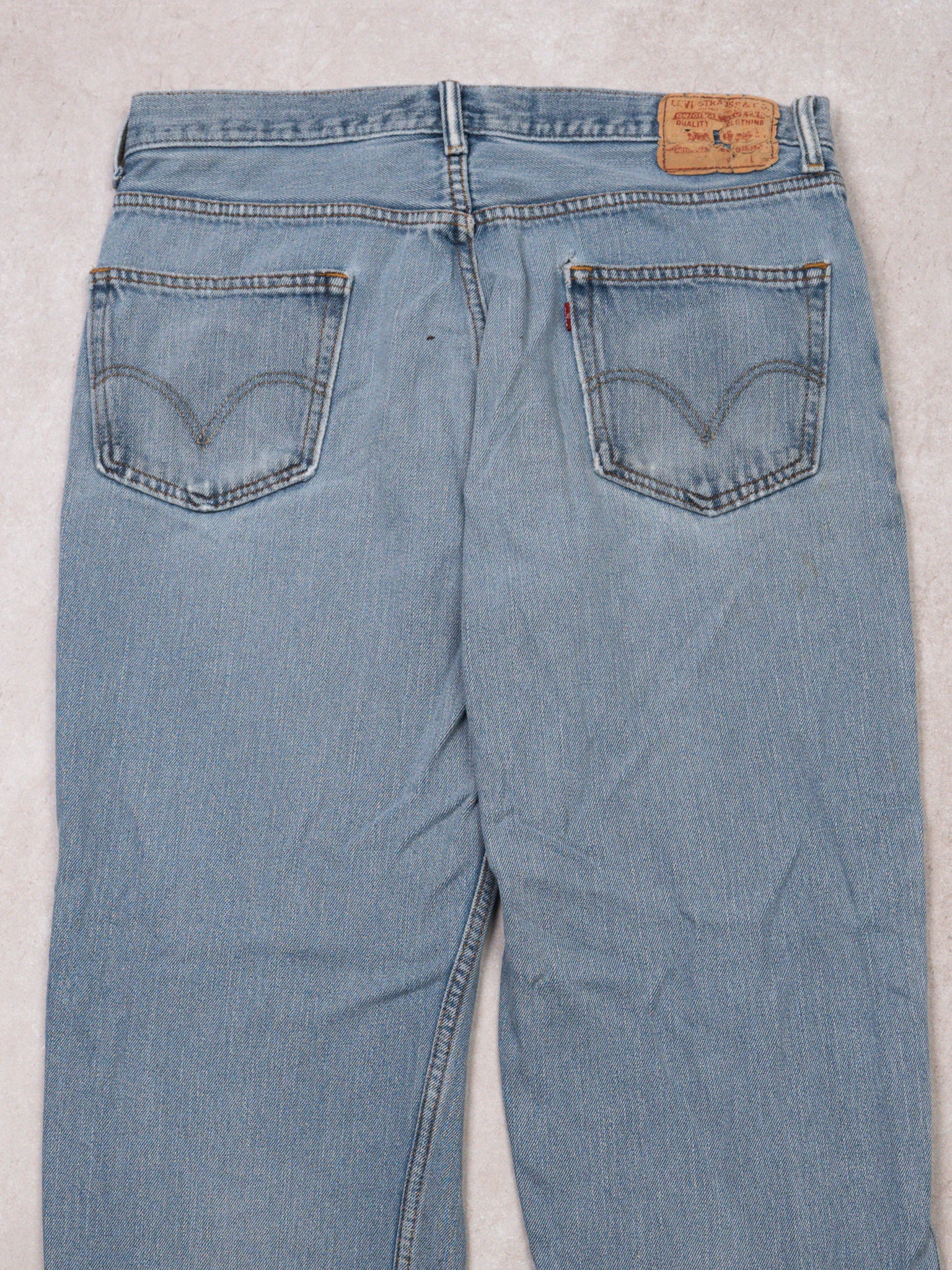 Vintage Light Blue 550 Relax Fit Levi Jeans (34 x 30)