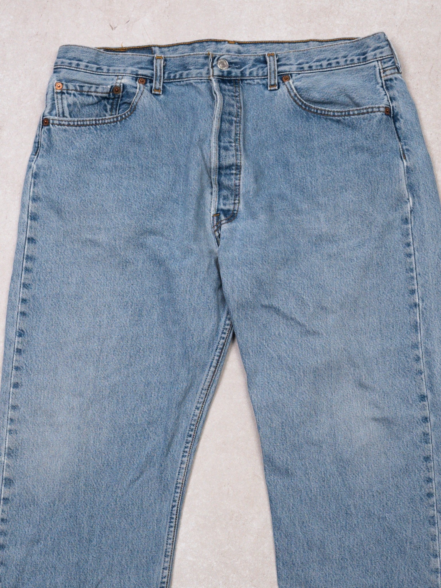 Vintage Light Blue 501 Levi Jeans (36 x 28)