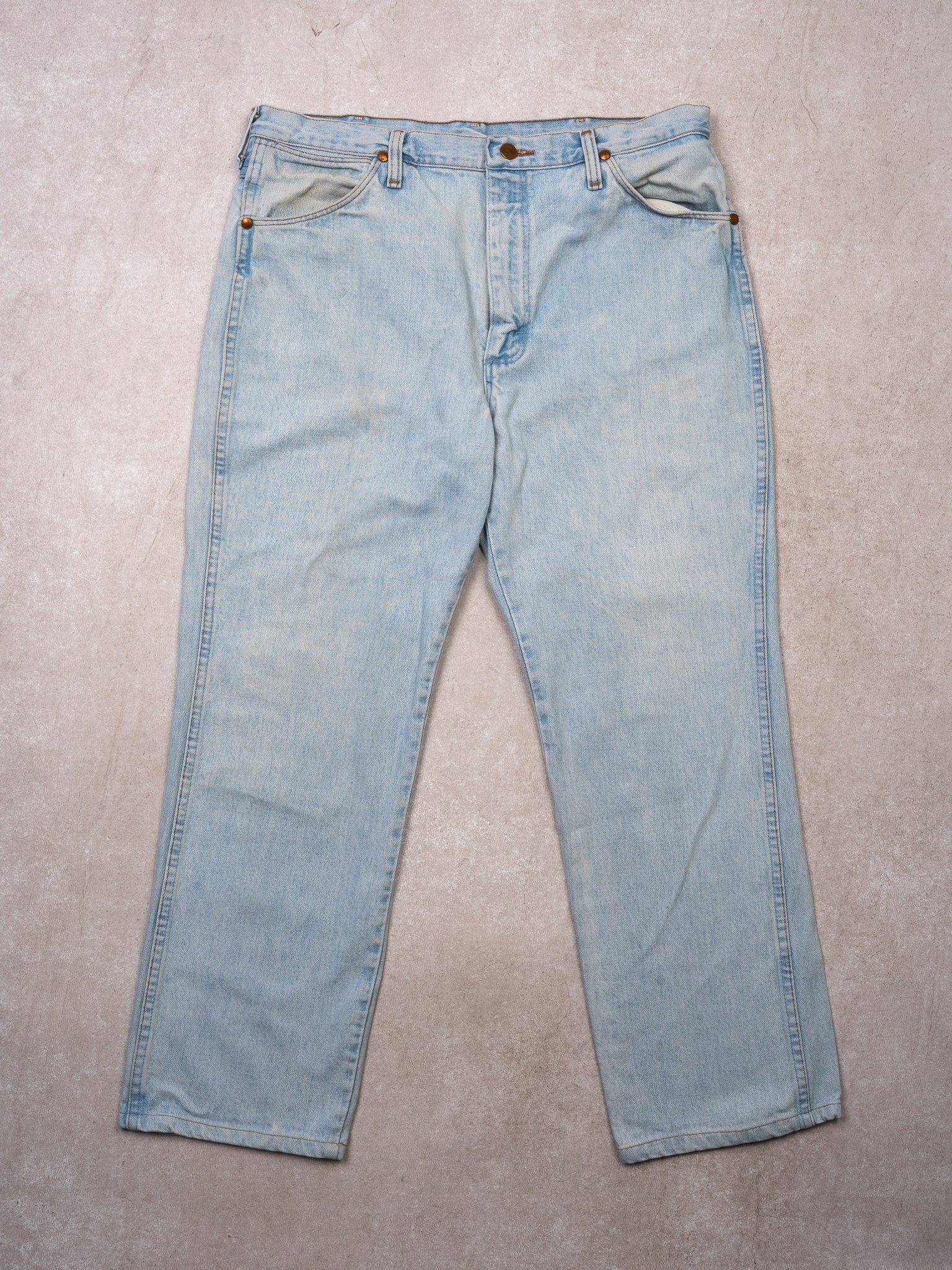 Vintage 80s Light Blue Wrangler Jeans (35 x 28)