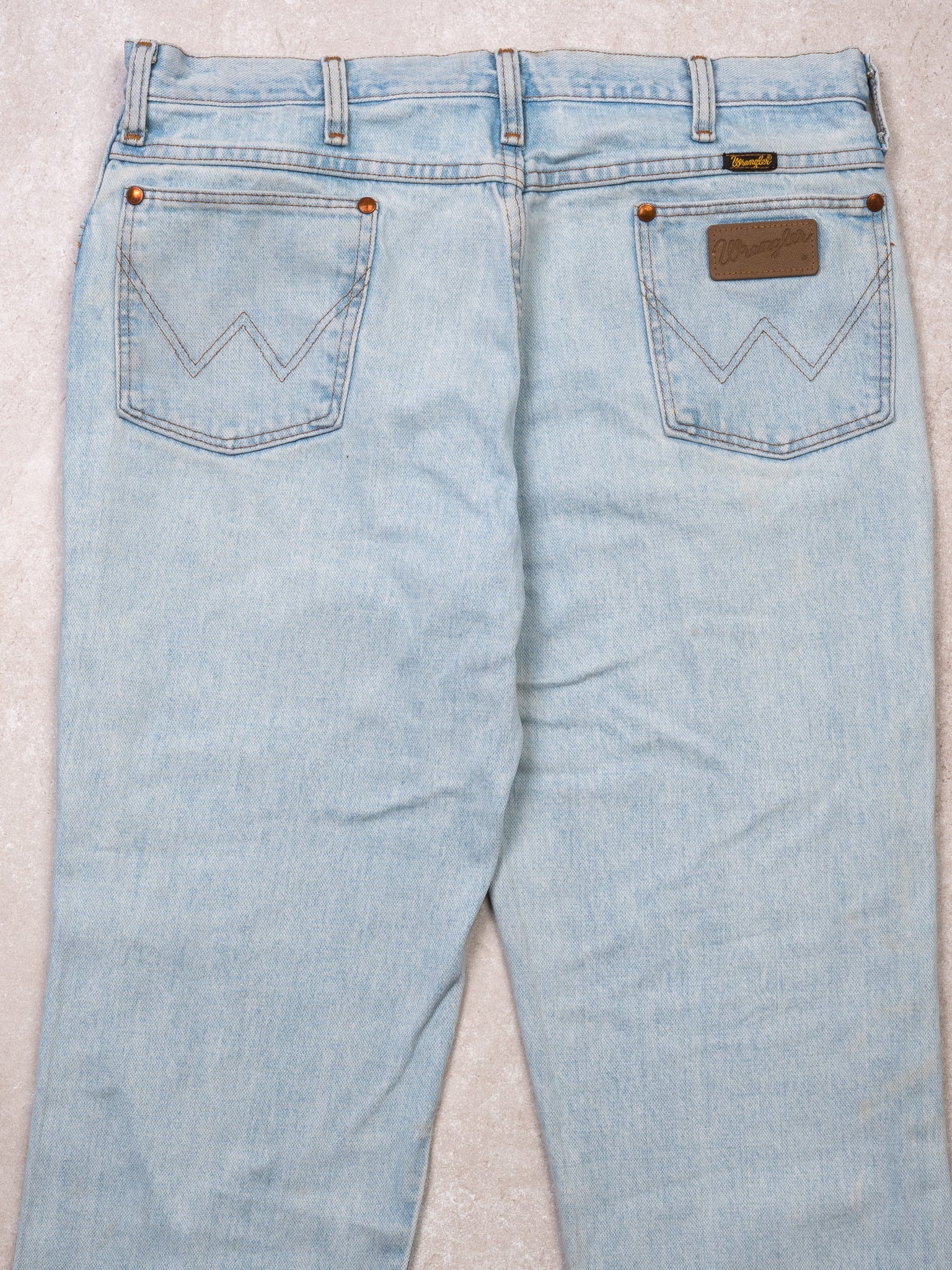 Vintage 80s Light Blue Wrangler Jeans (35 x 28)