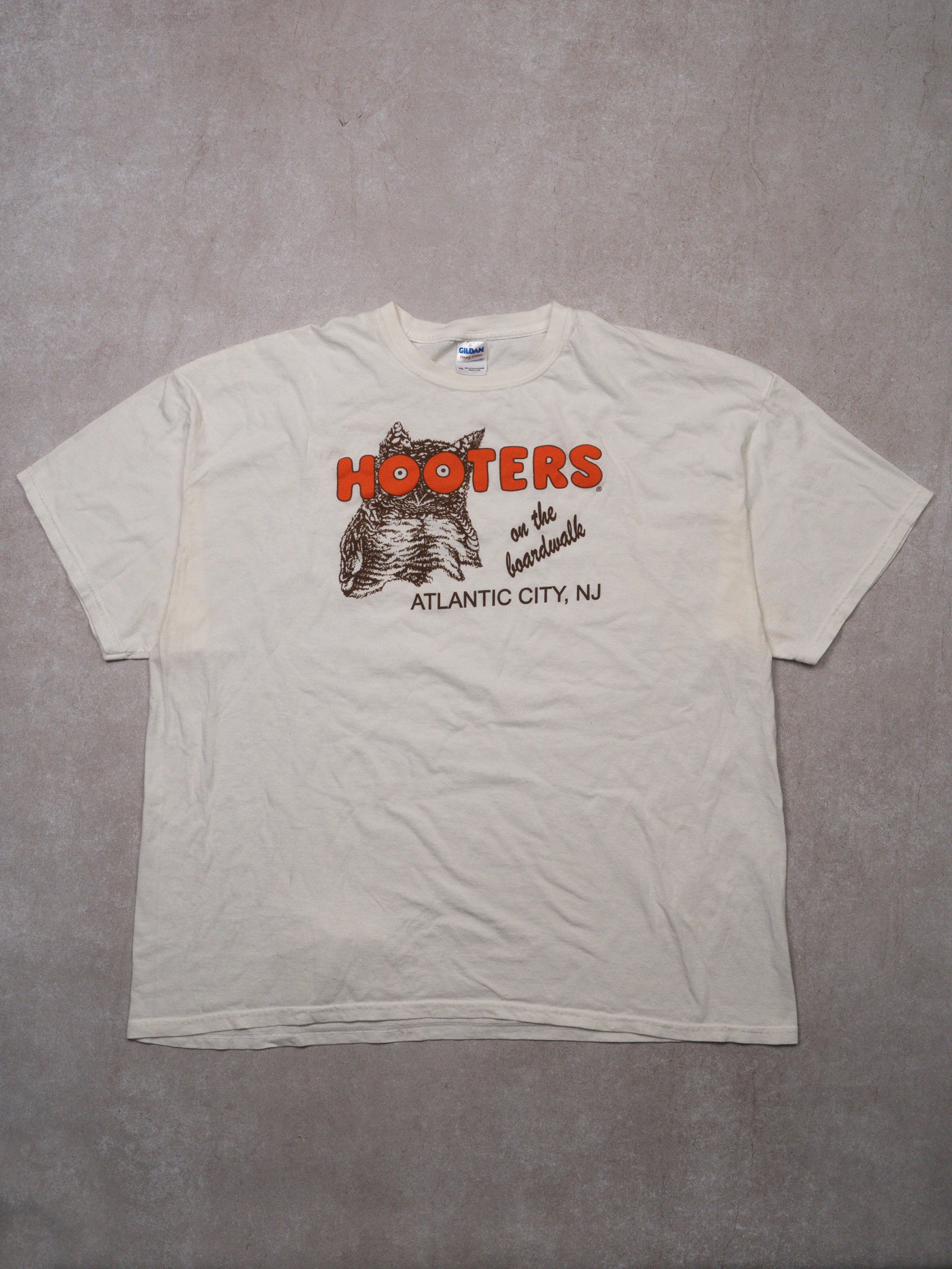 Vintage White Hooters Atlantic City NJ Tee (XL/XXL)