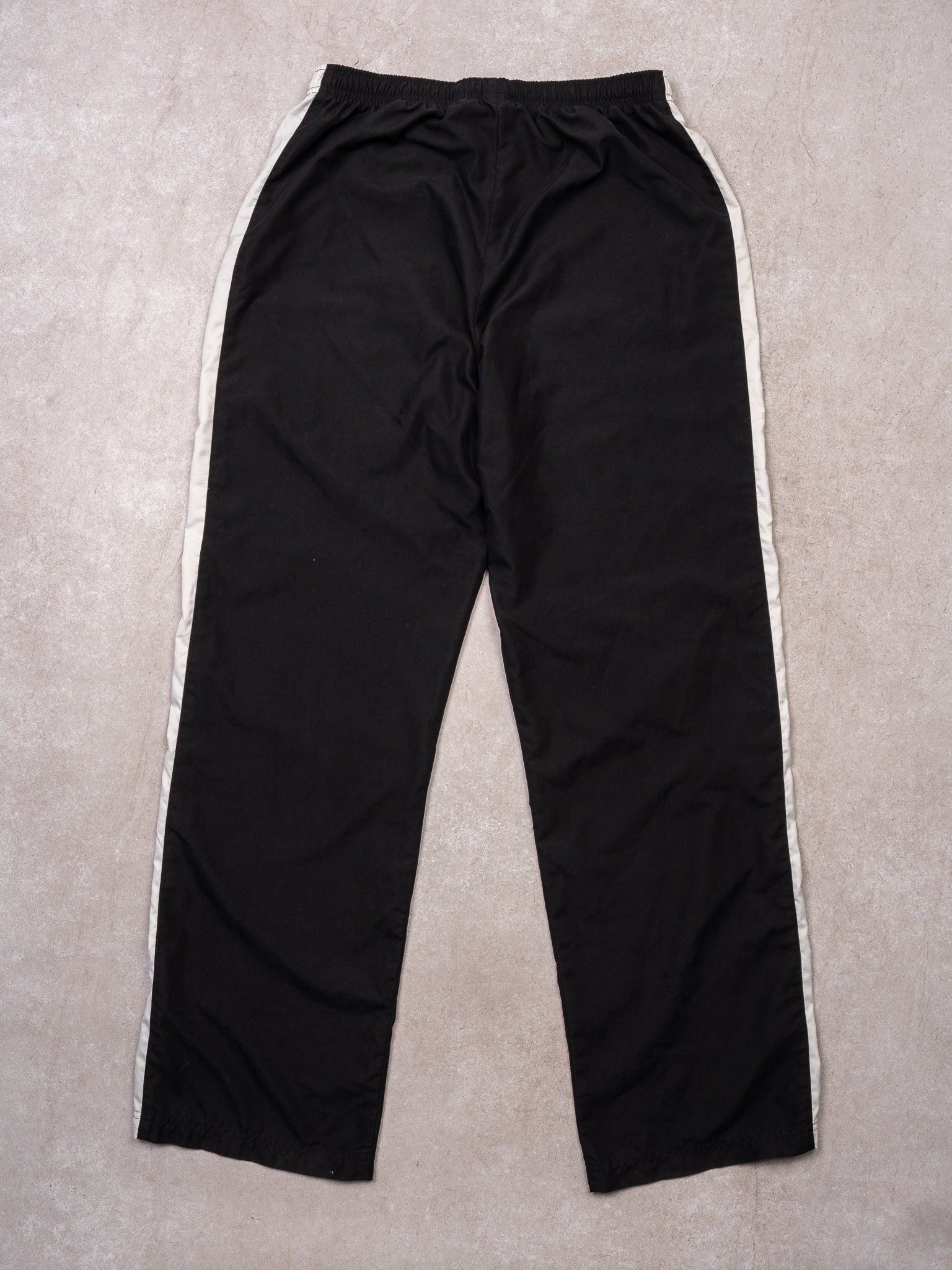 Vintage Y2K Black + White Nike Straight Leg Windbreaker Pants (M)